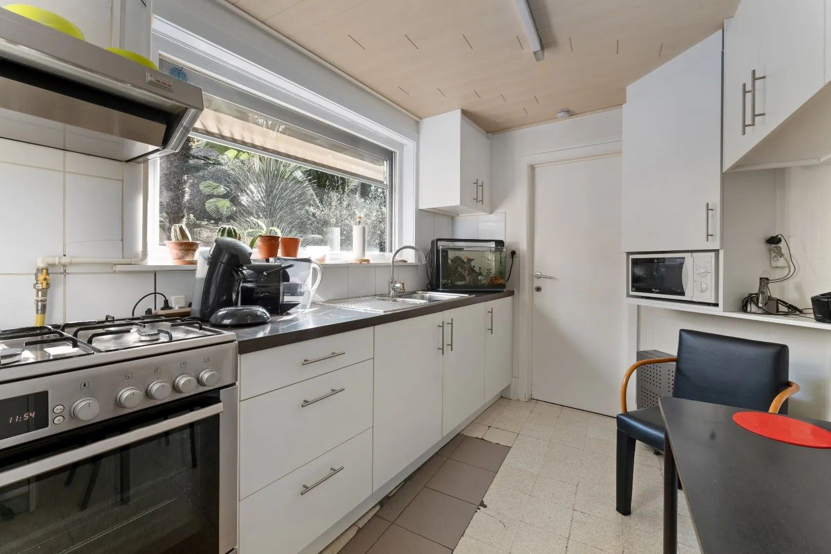 Op te frissen stadswoning met binnentuin foto 7