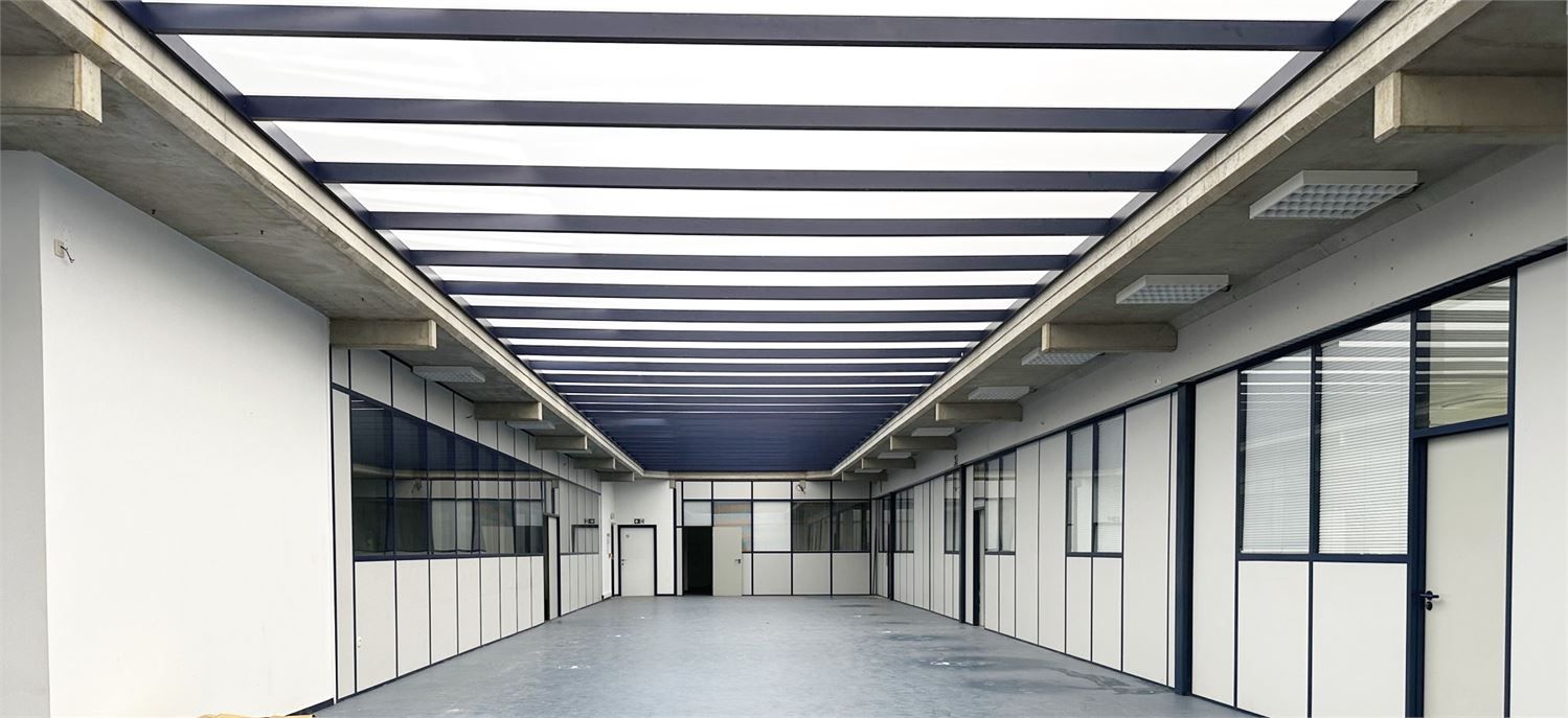 ERG RUIM KANTOOR NABIJ OPRIT AUTOSTRADE foto 6