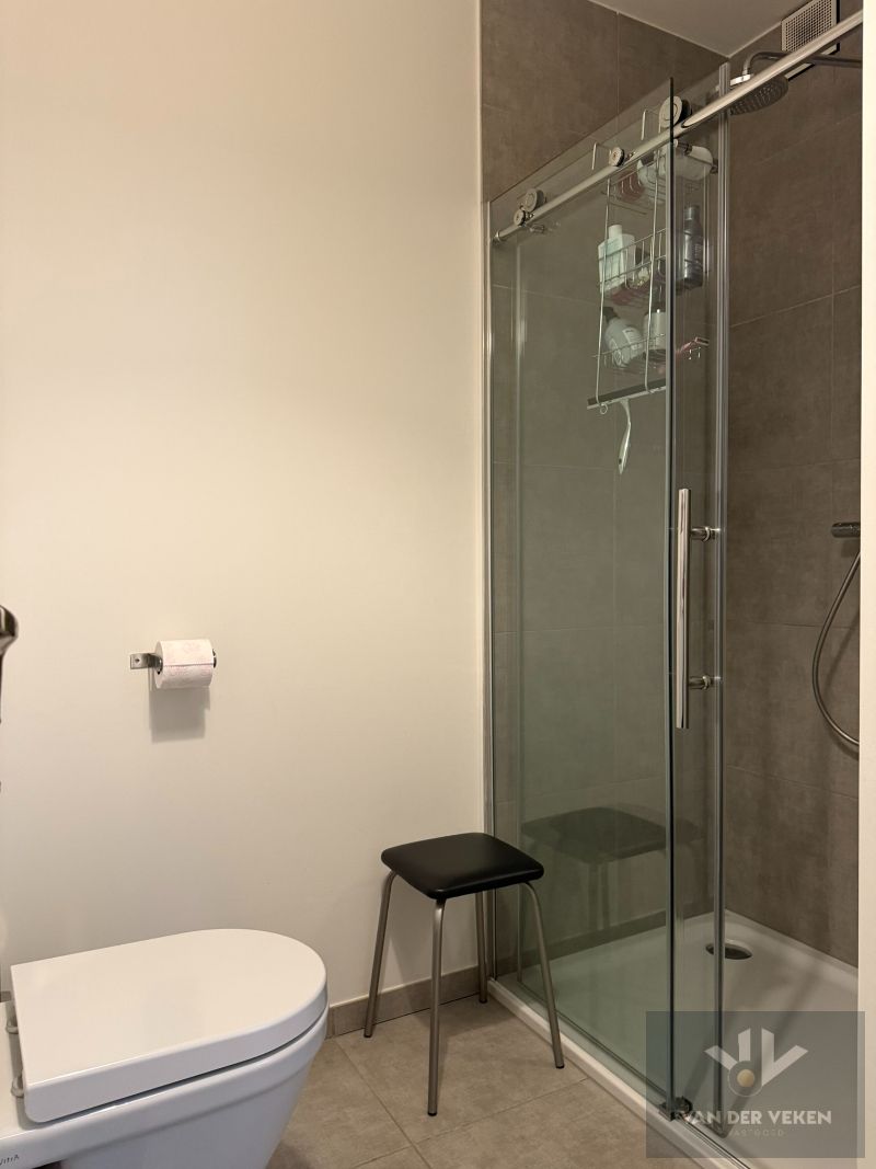 Unieke opportuniteit - hoekappartement Zuidzicht, vlak aan het water! foto 11