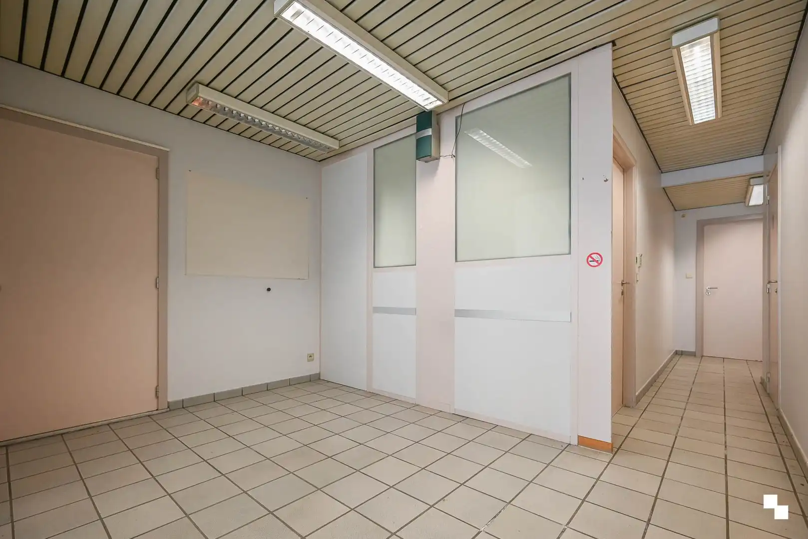 Commerciële ruimte van 114 m² met garagebox in centrum Izegem foto 6