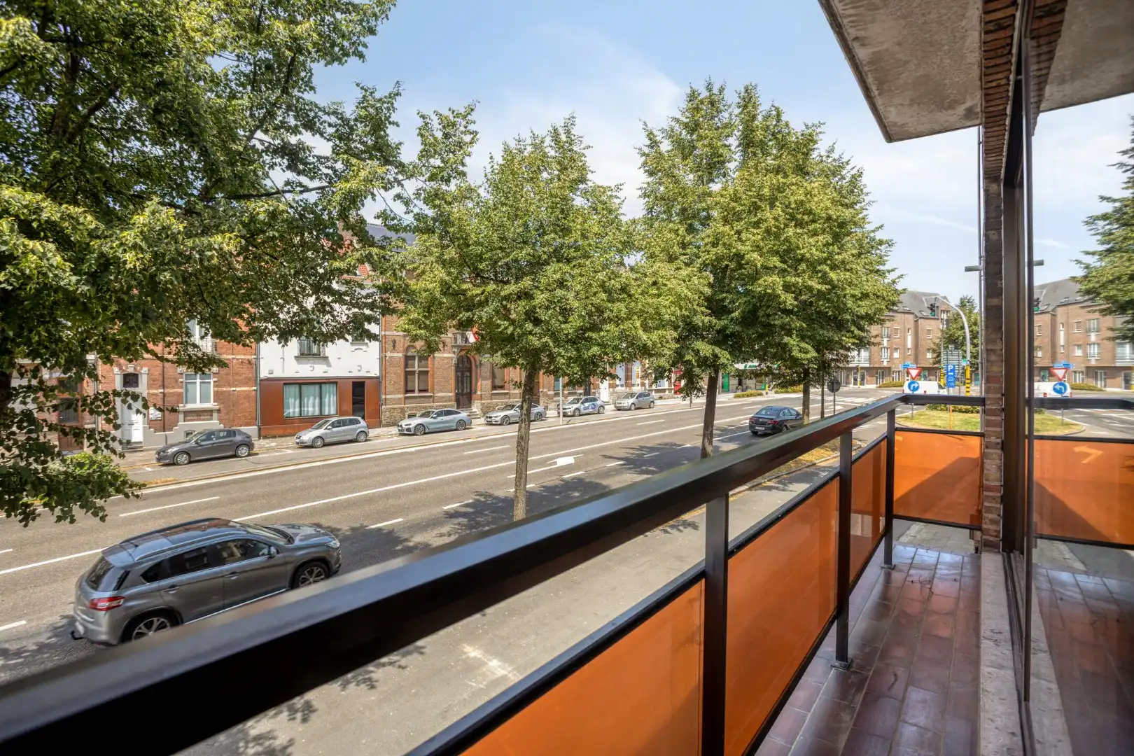 Gebouw met 2 appartementen, grote garage en gezellig terras - centrum Tongeren foto 6