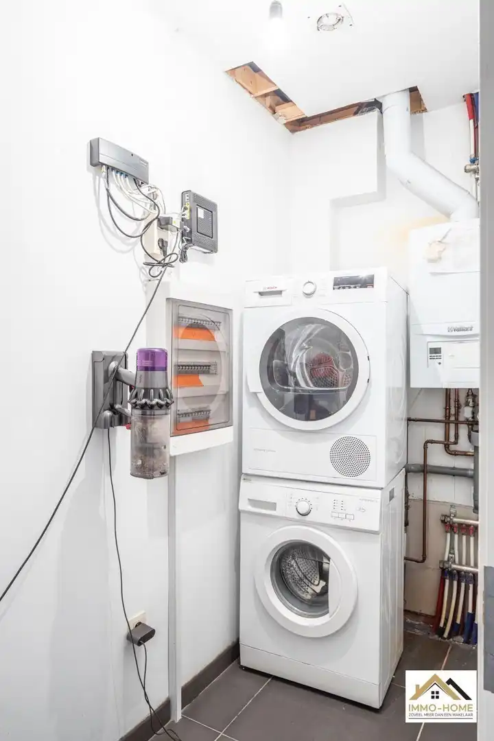 Gerenoveerde ruime woning nabij centrum van Lokeren foto 27