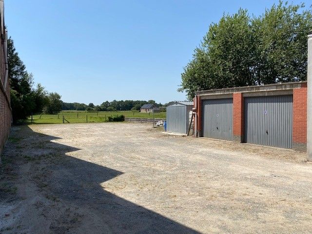 Garage centrum Sint Kat. Waver foto {{pictureIndex}}