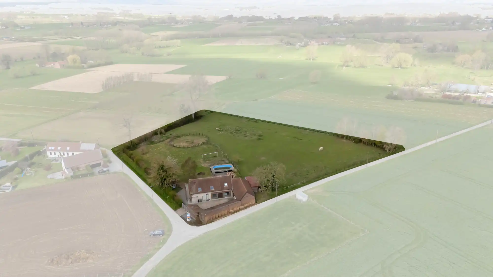 Hoofdfoto van de publicatie: Hoeve te koop met 4 slaapkamers op prachtig perceel