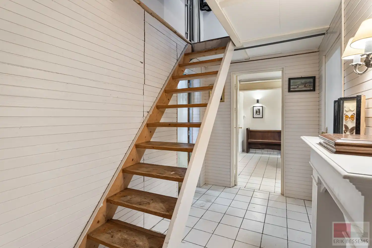 Prachtig gerenoveerde woning/landhuis (van 2011 t.e.m. 2025) gelegen op een ruim perceel van maar liefst circa 6000m2 foto 22