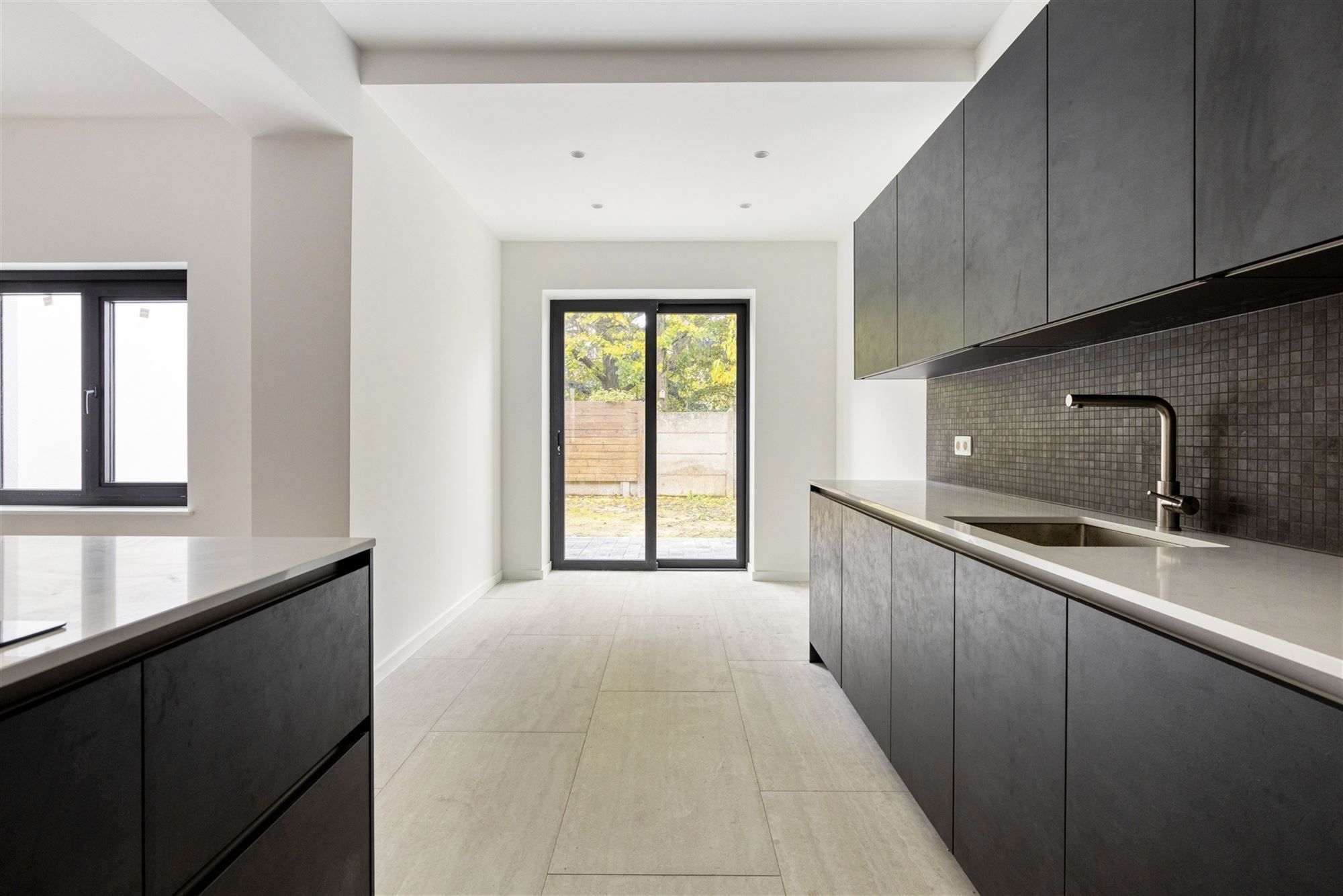 Prachtig gerenoveerd huis met tuin en 4 slaapkamers centrum Mortsel foto 6