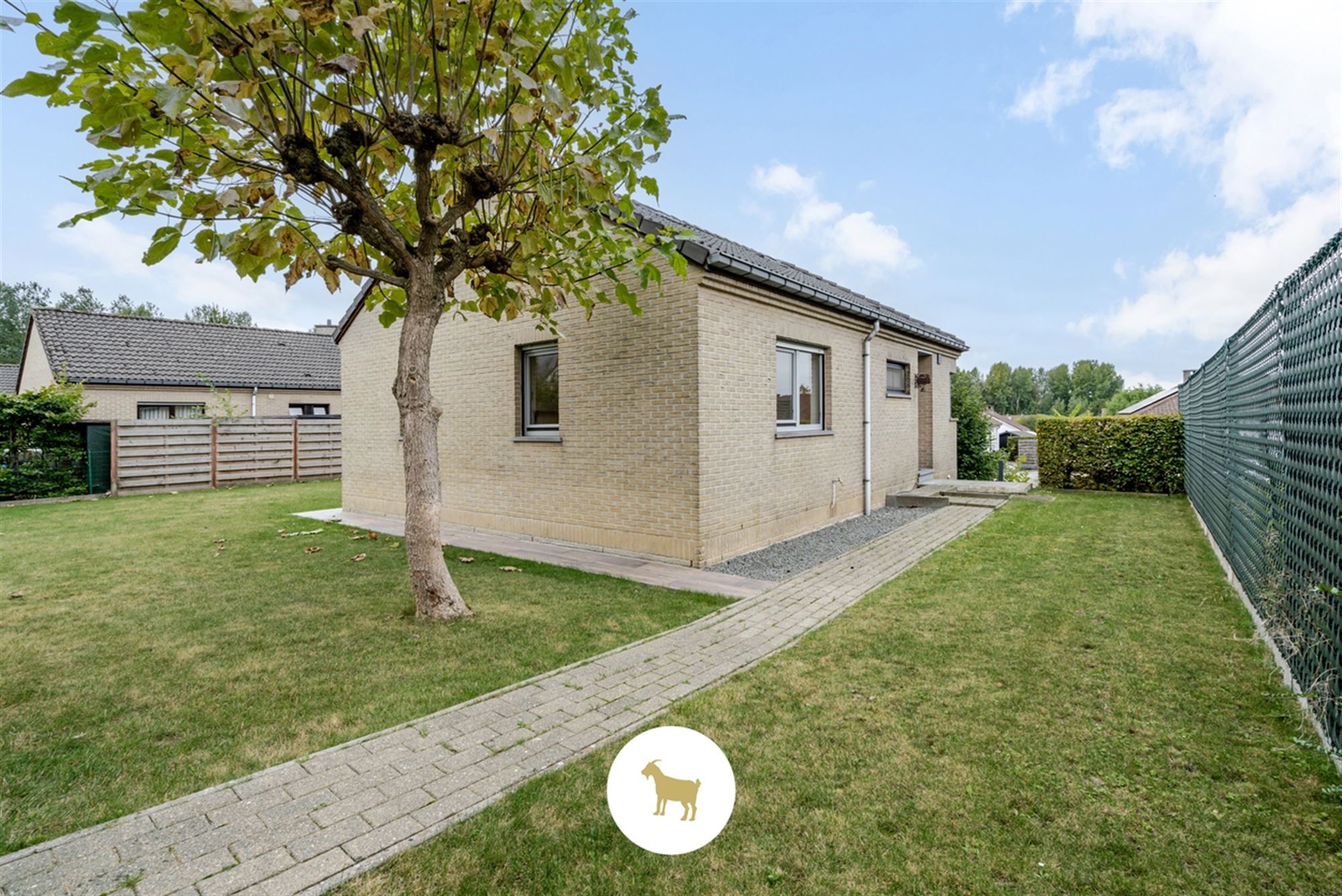 Instapklare OPEN BEBOUWING met 3 SLAAPKAMERS en GARAGE op een rustig gelegen PERCEEL GROND van 655m² foto 13