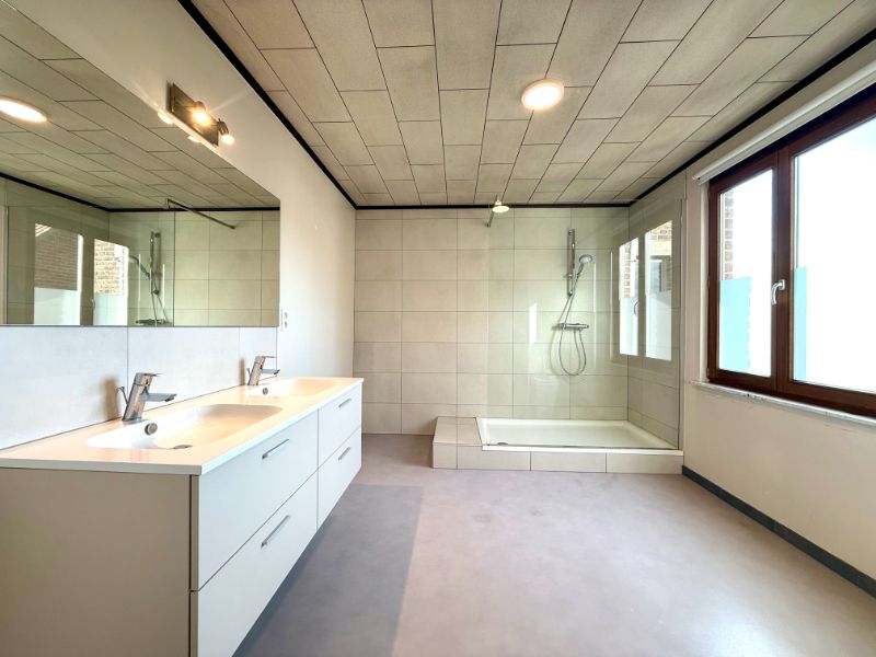 Charmante halfopen gezinswoning 3 kamers, tuin en garage foto 15