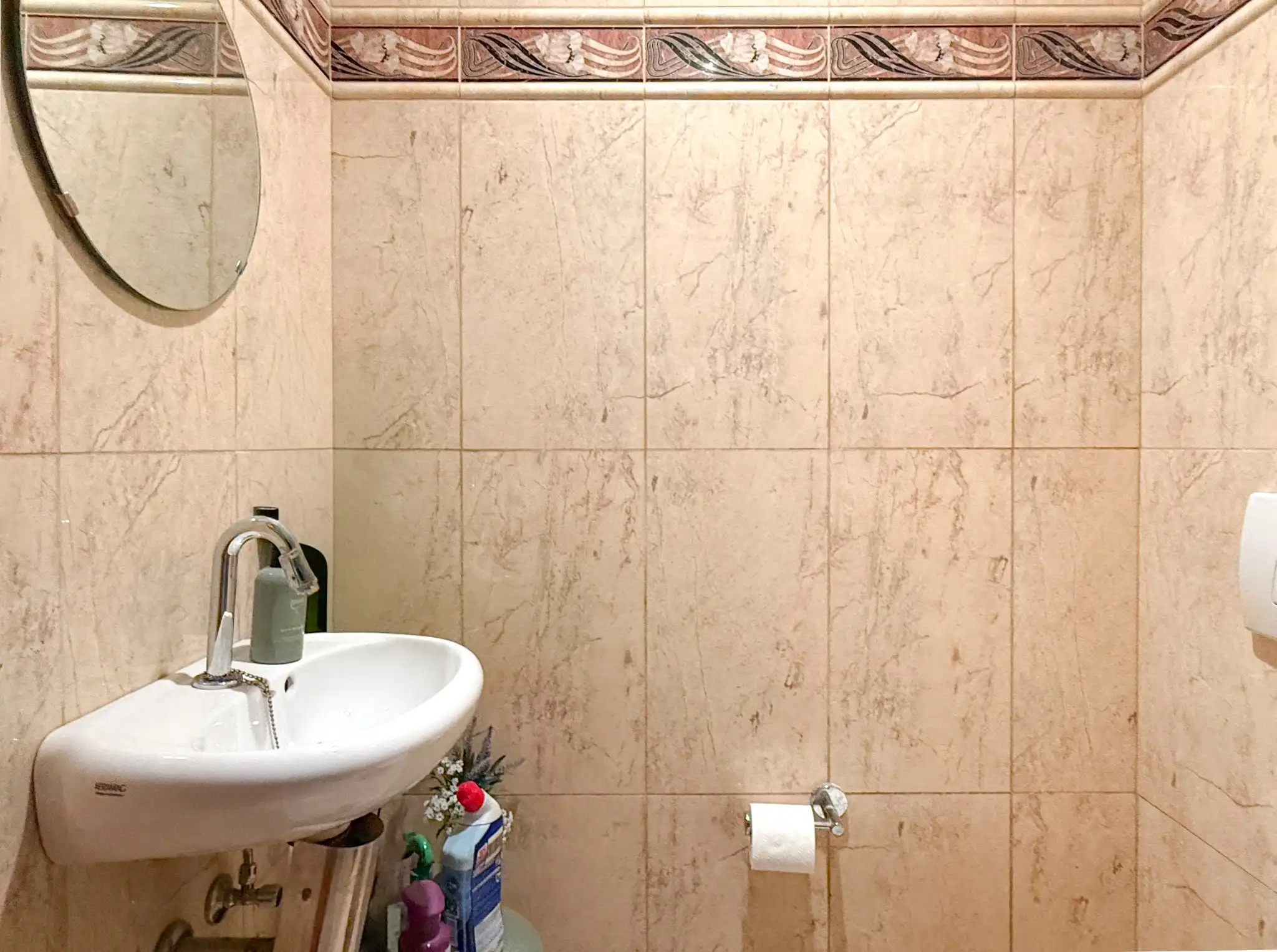 Prachtig appartement in centrum Beveren met zicht over de Markt foto 9
