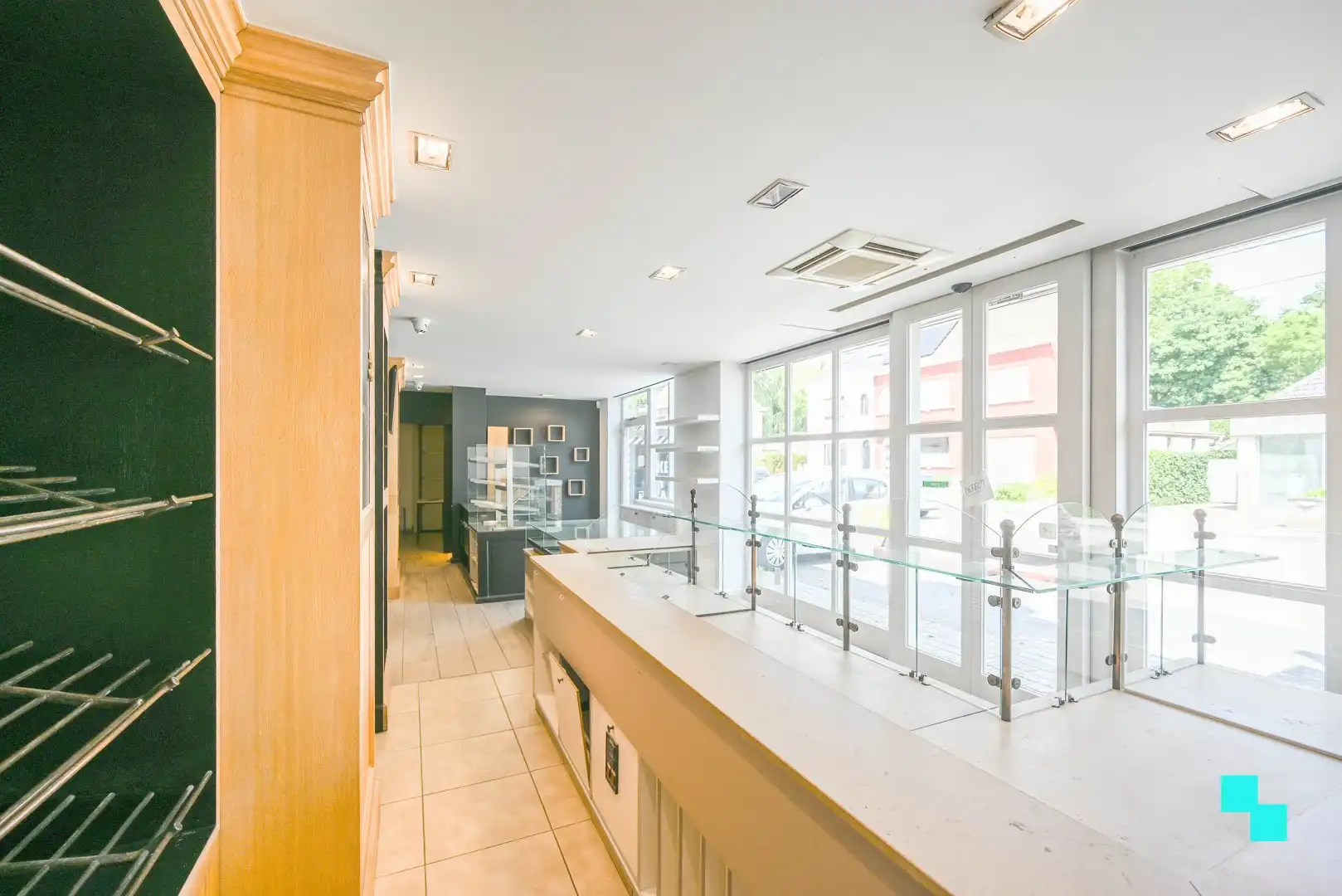 Riante handelswoonst in Waregem foto 4