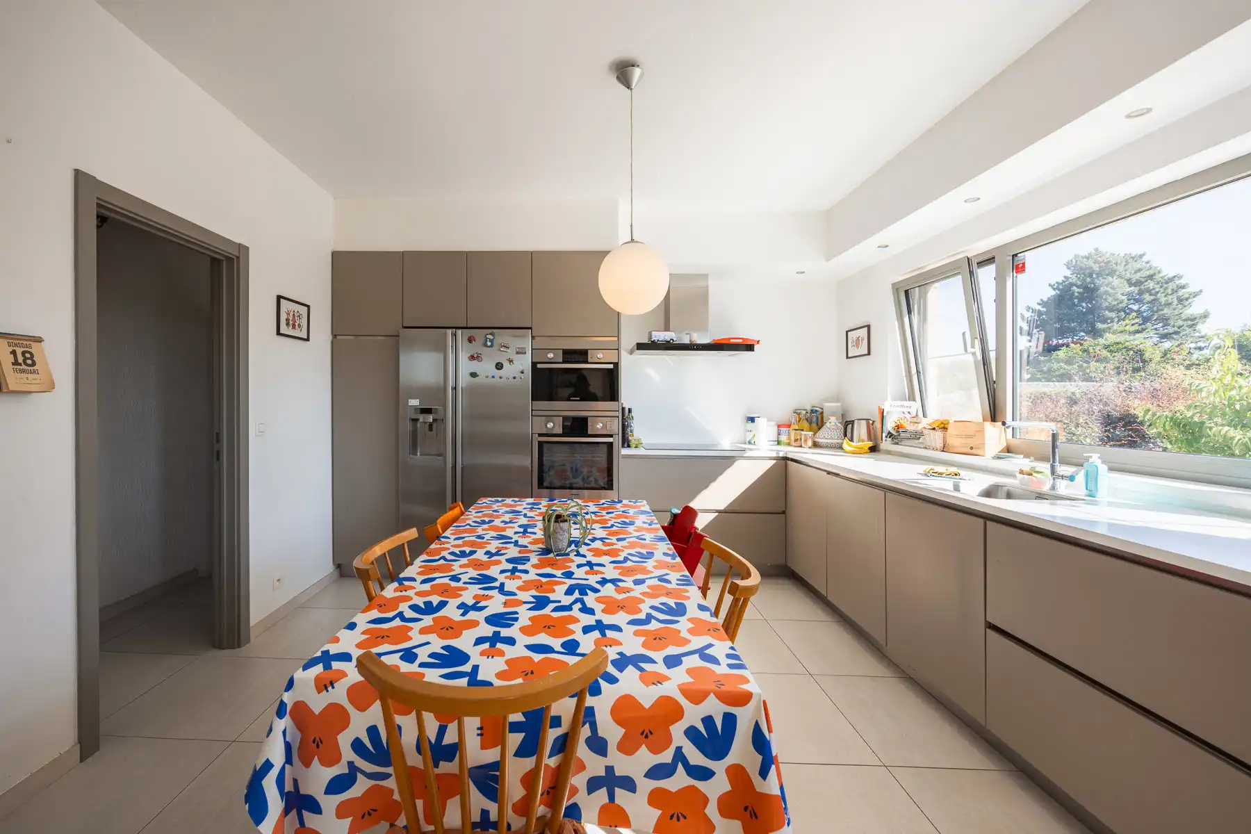 Ruime gezinswoning met 4 slaapkamers op perceel van 528 m² foto 9