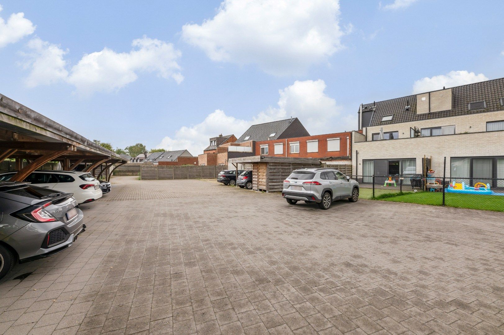 Te koop: 4 autostaanplaatsen in Laakdal foto 3