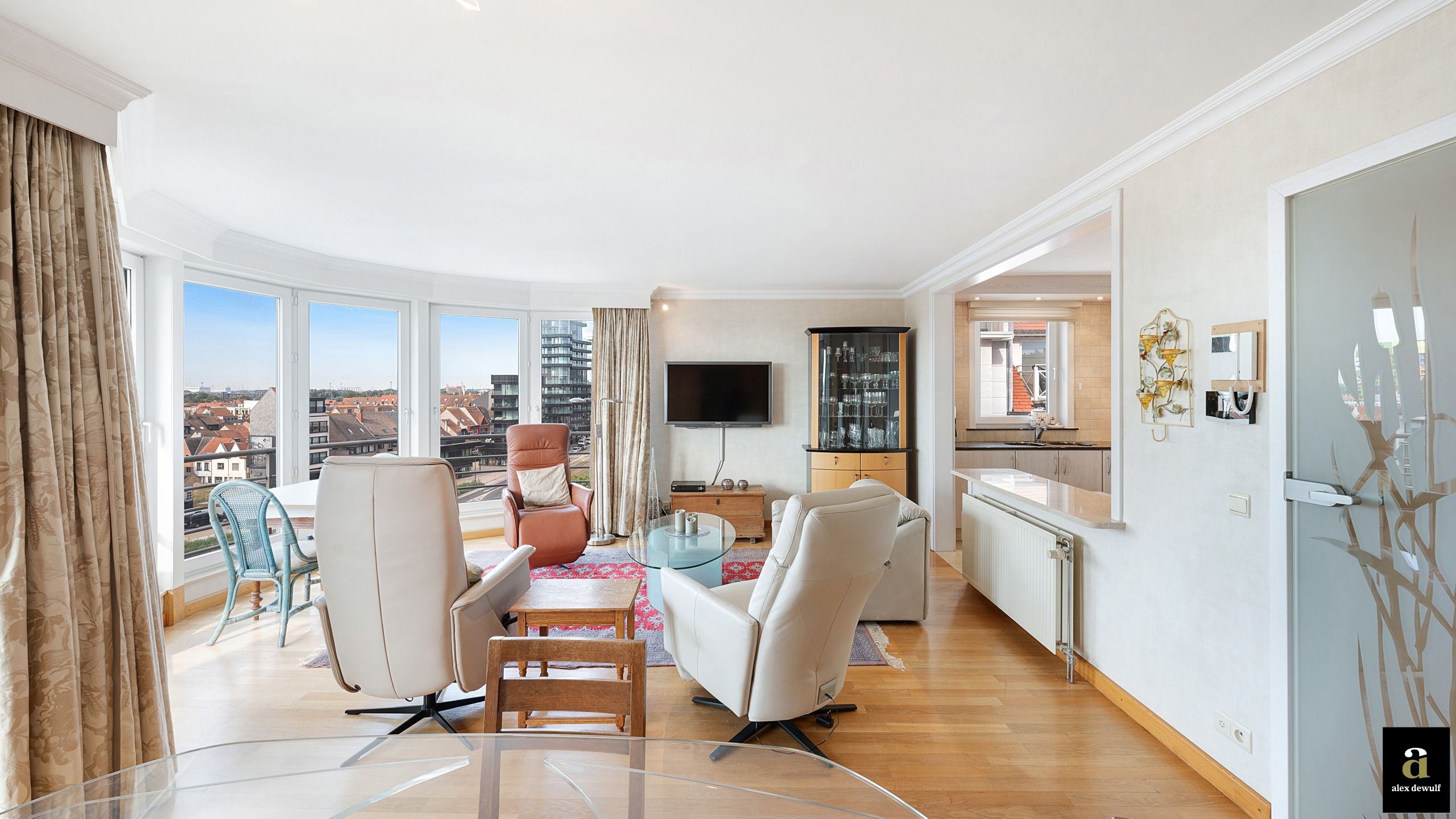 Lichtrijk hoekappartement met panoramisch zicht in Heist [Graaf d'Ursellaan]. foto 5