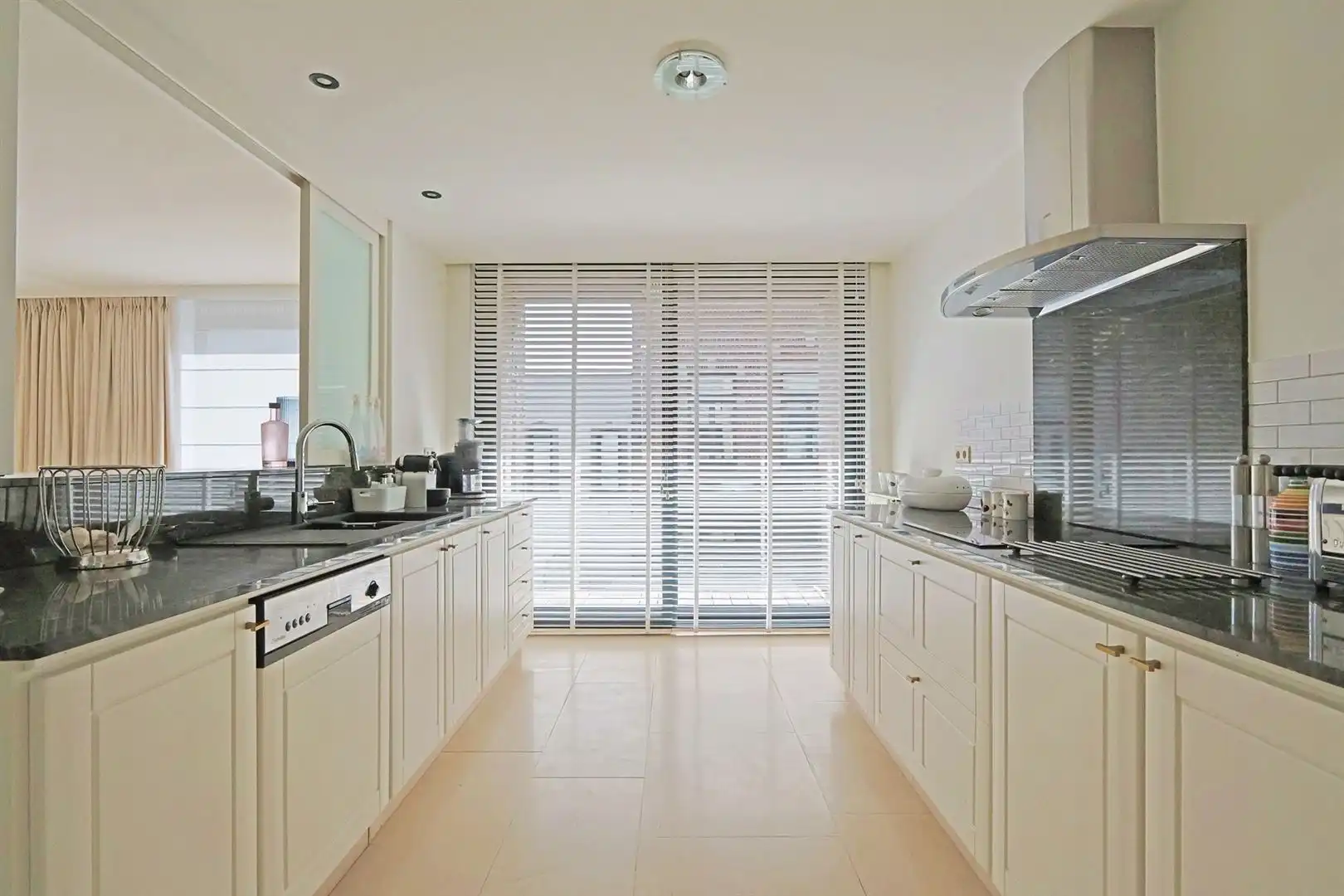 Instapklaar drie-slaapkamer appartement in het centrum foto 9