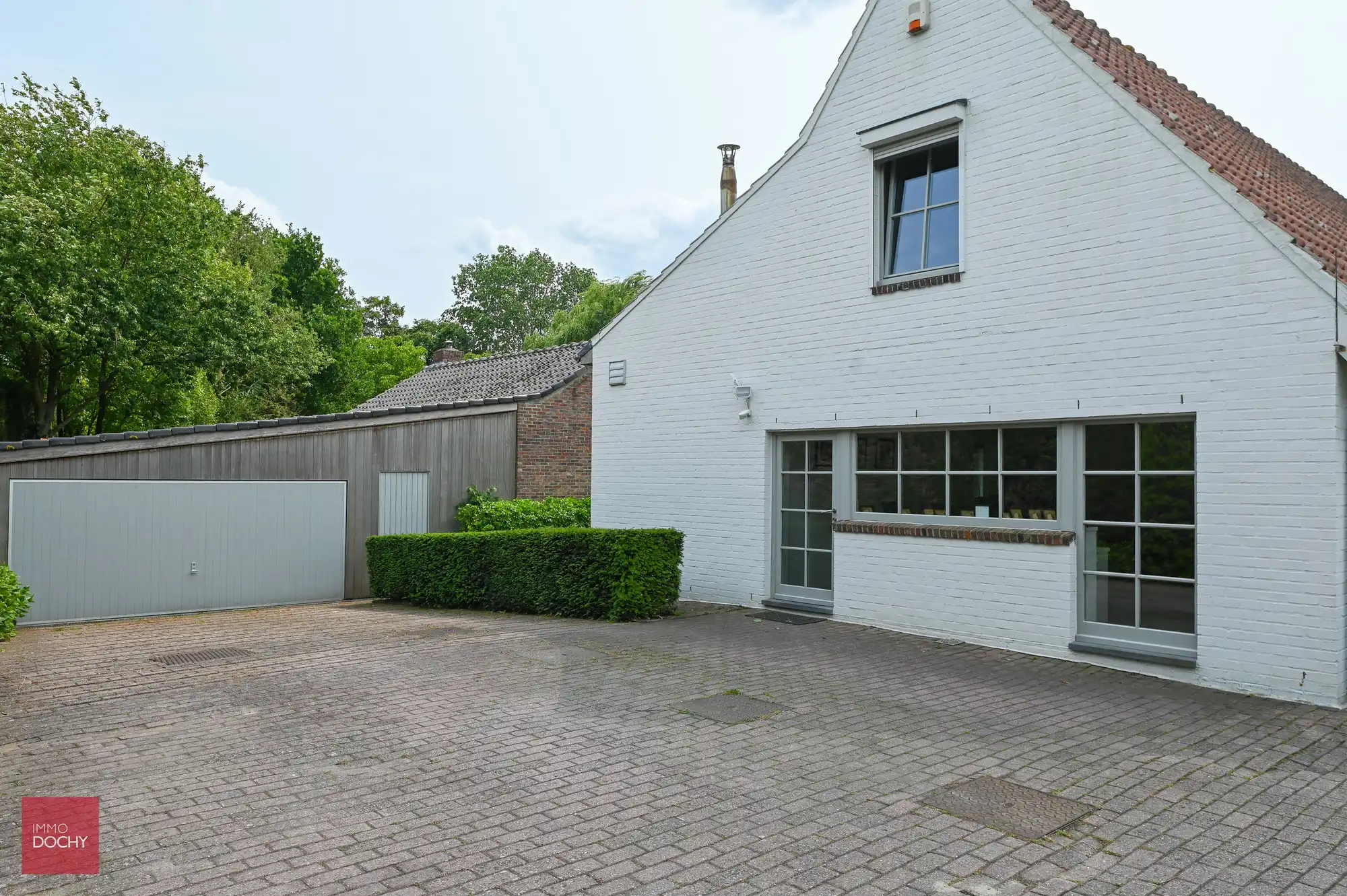 Instapklaar landhuis met bijgebouw foto 9