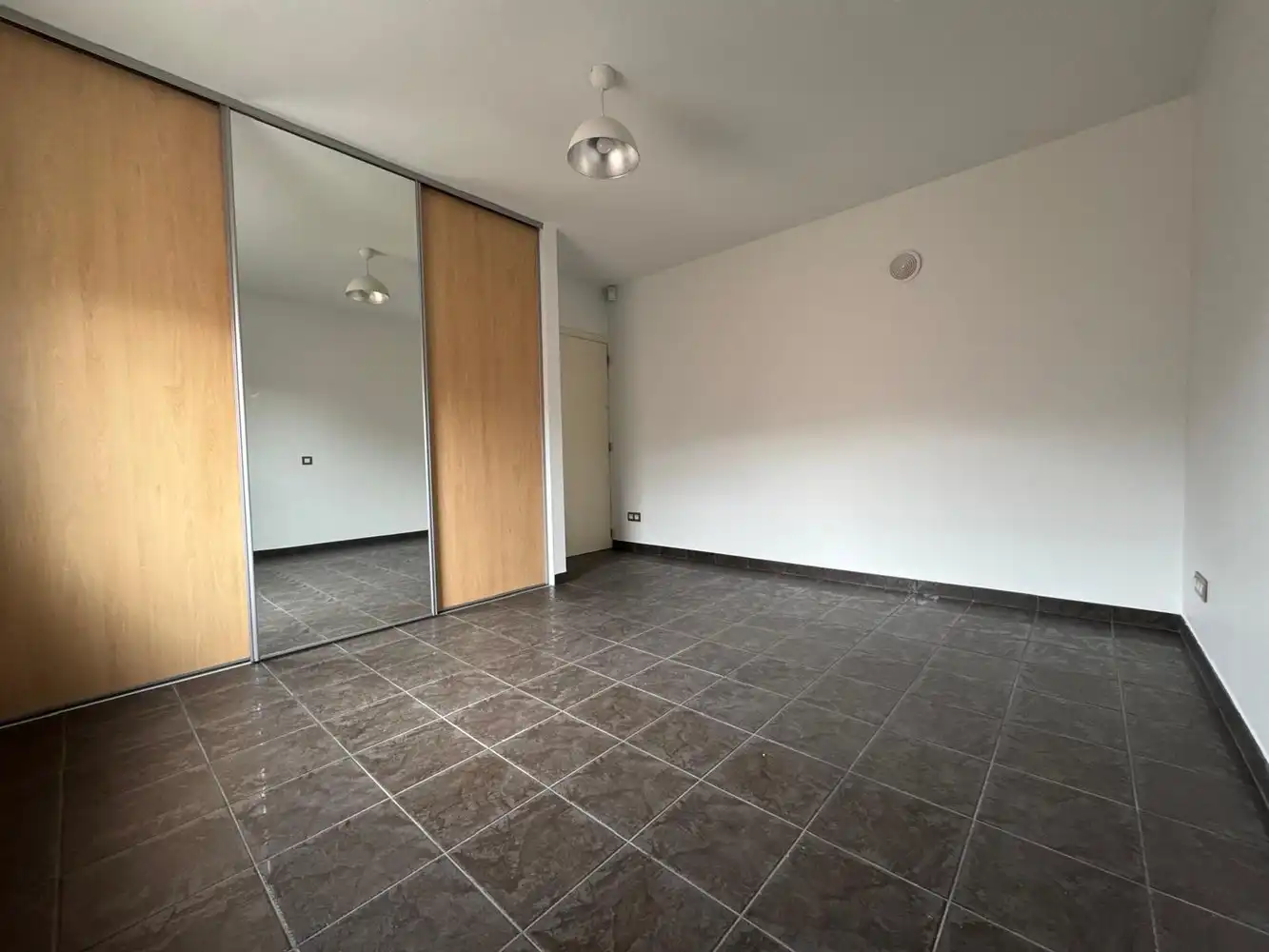 Glvl. app. met 3 slpks foto 10