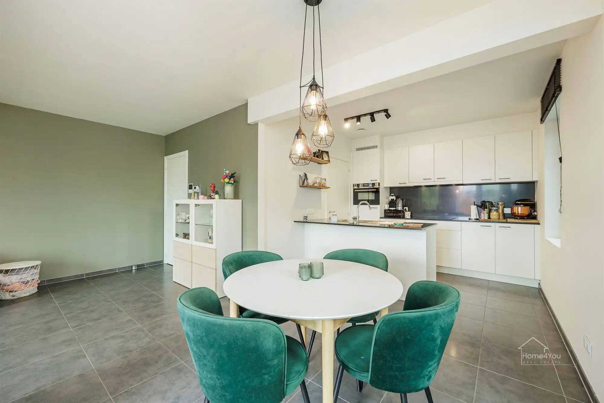 Recent Instapklaar Appartement te Lier + garage foto 4