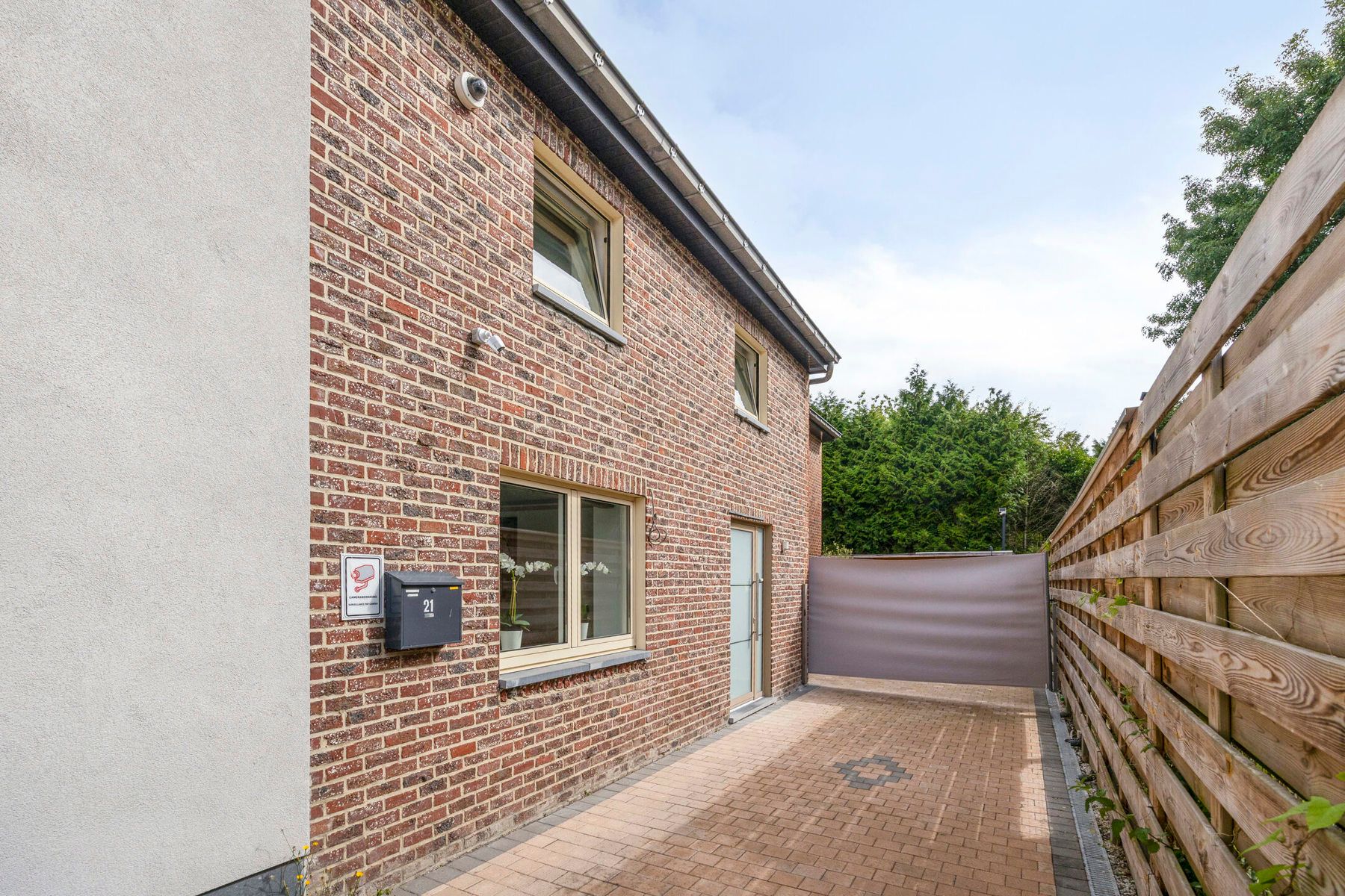 Volledig gerenoveerde, instapklare woning in groene omgeving foto 2
