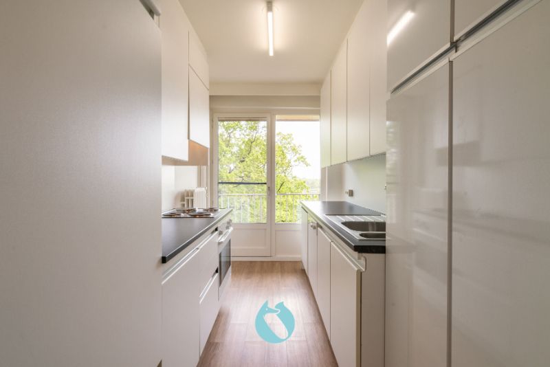 Lichtrijk twee slaapkamer appartement nabij centrum Evergem. foto 4