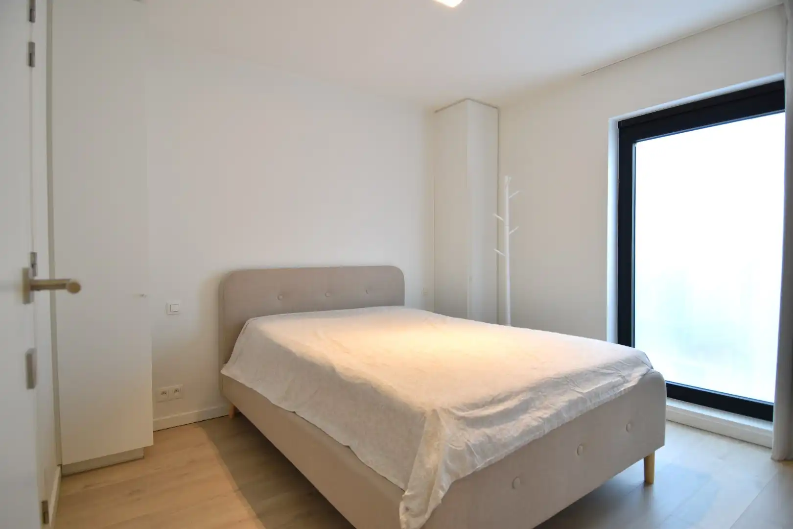 Luxe 1 slaapkamer appartement met terras in centrum Kortrijk foto 6