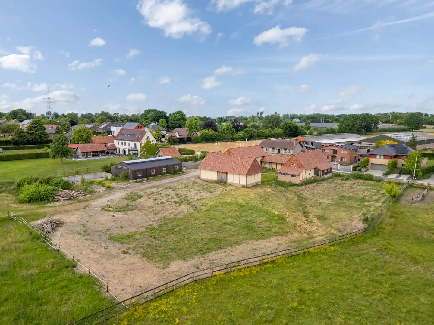 UNIEKE VIERKANTSHOEVE met paardenstallen op 7,34 hectare met vergunning voor zwembad en poolhouse foto 40