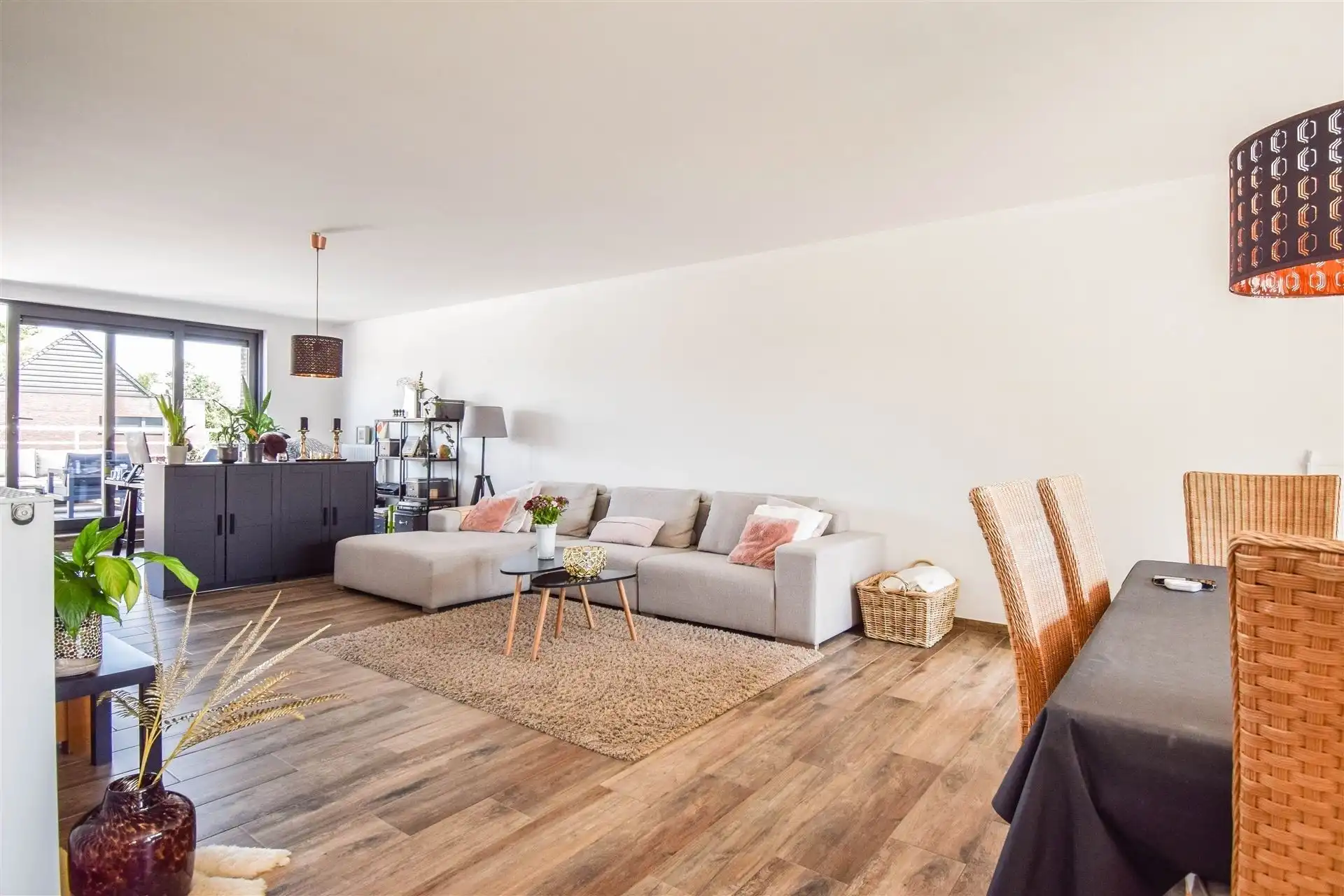 Aan de rand van de stad, rustig gelegen duplex foto 3