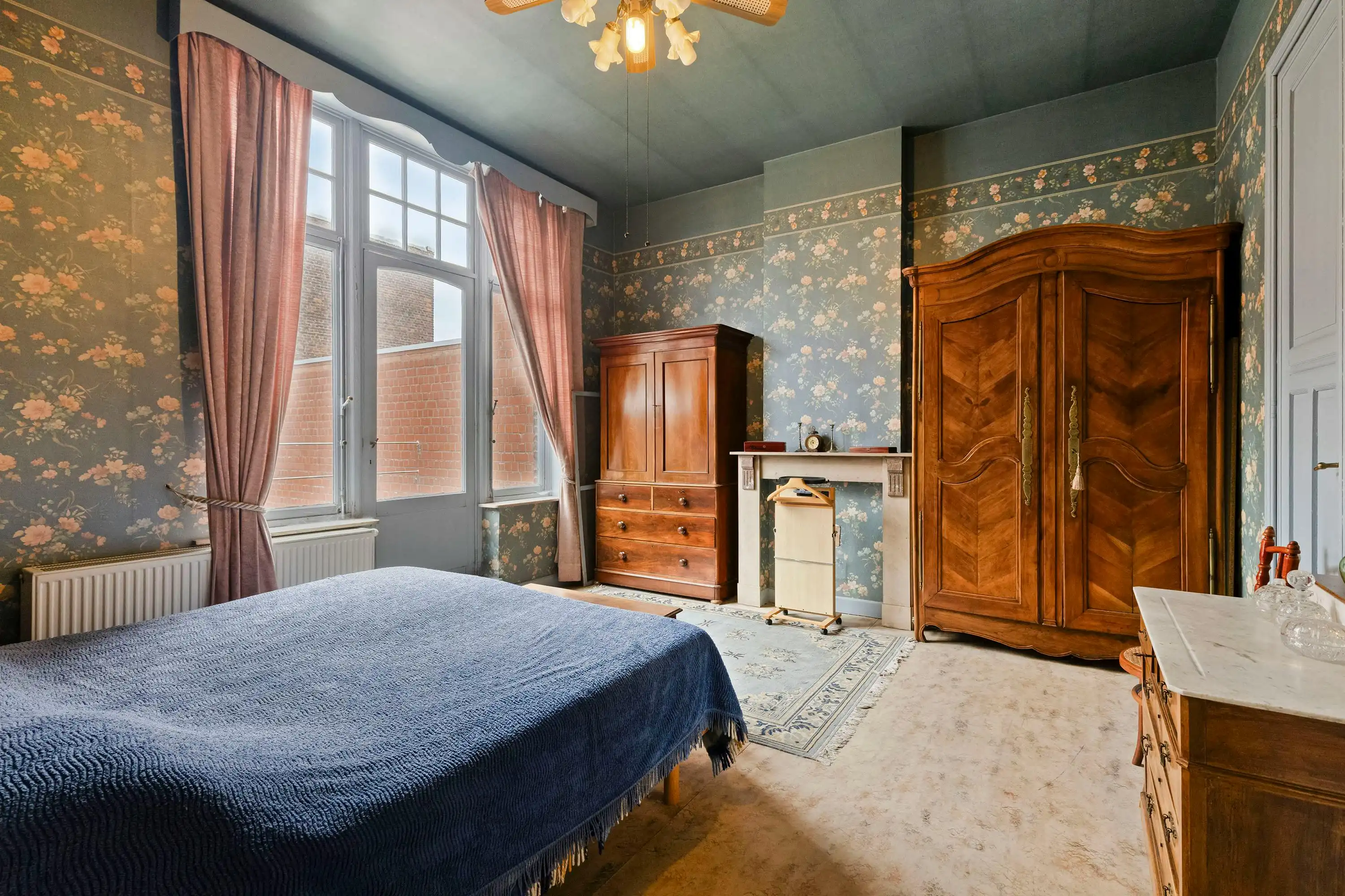 Karaktervol herenhuis in het hart van Ieper foto 16