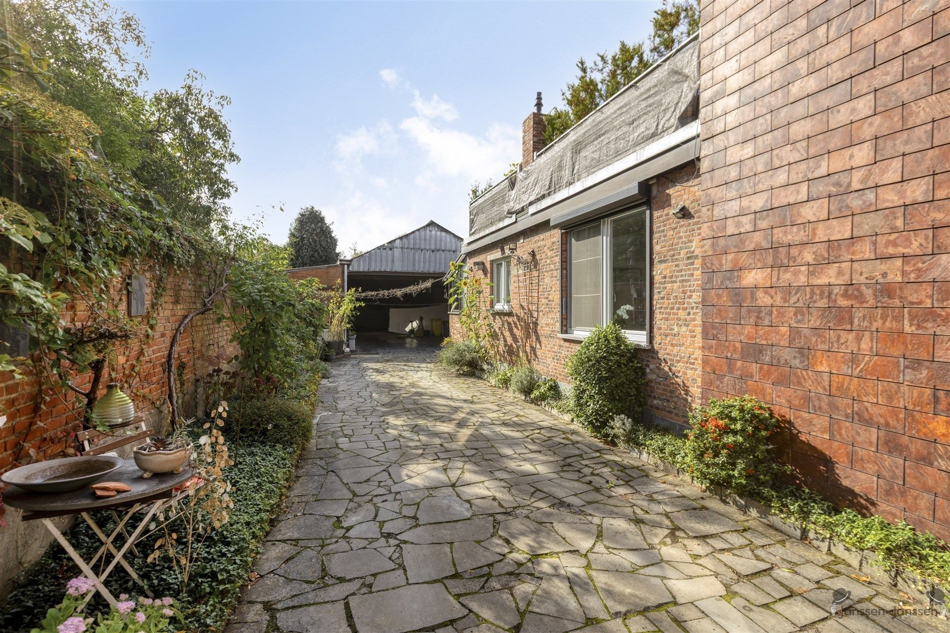 Instapklare halfopen bebouwing met zuidgericht dakterras in Mol foto 20