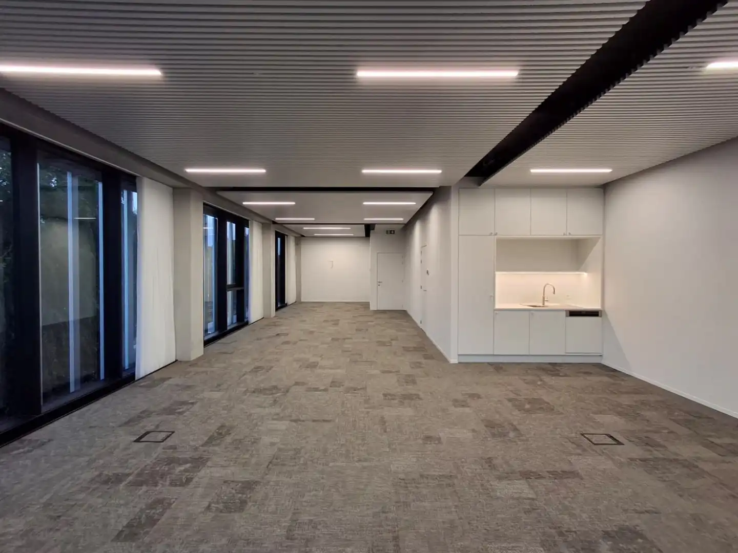 INSTAPKLAAR KANTOOR IN HARTJE TIELT foto 6