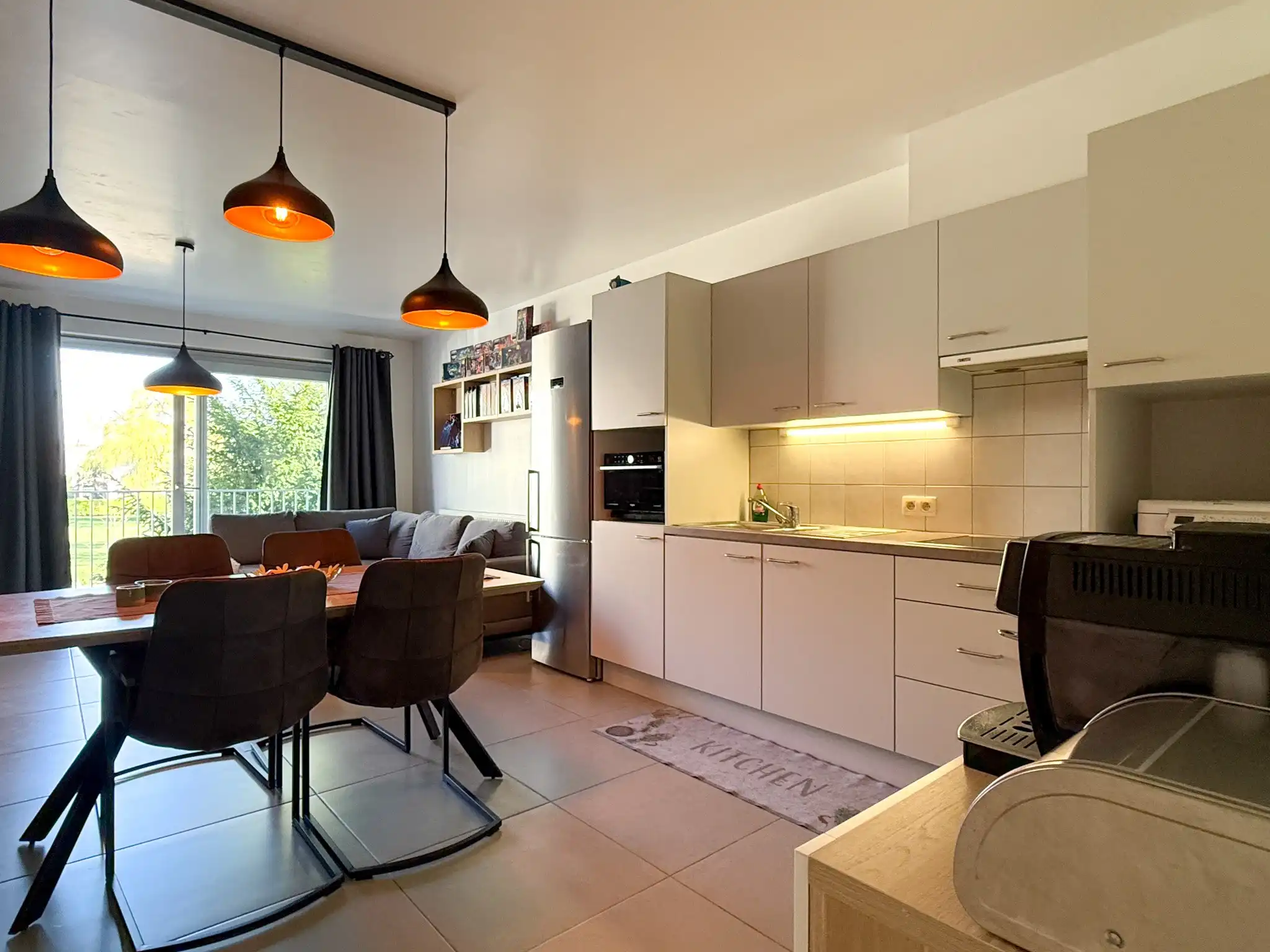 Mooi éénslaapkamer appartement nabij het centrum met terras en autostaanplaats foto 2