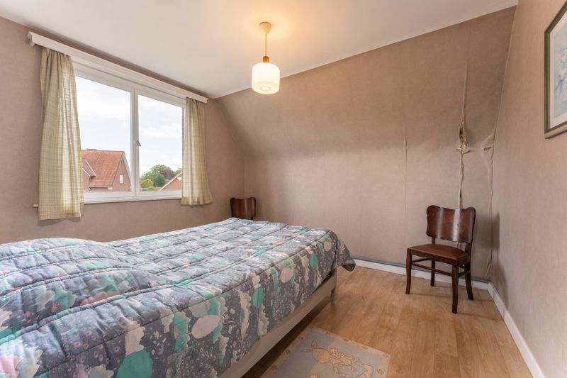 Centrum Roeselare-Beveren : Karaktervolle halfopen bebouwing met groot perceel in rustige wijk opp.782 m². foto 11