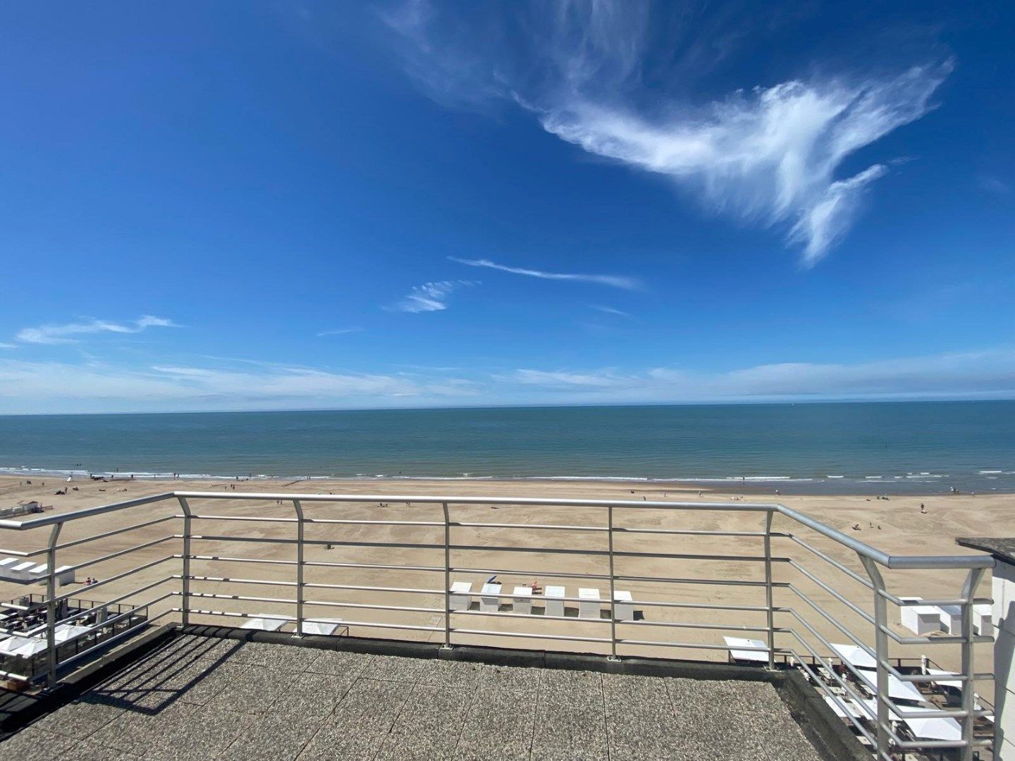 Hoofdfoto van de publicatie: PENTHOUSE MET 1 SLAAPKAMER TE KOOP OP DE ZEEDIJK IN KOKSIJDE