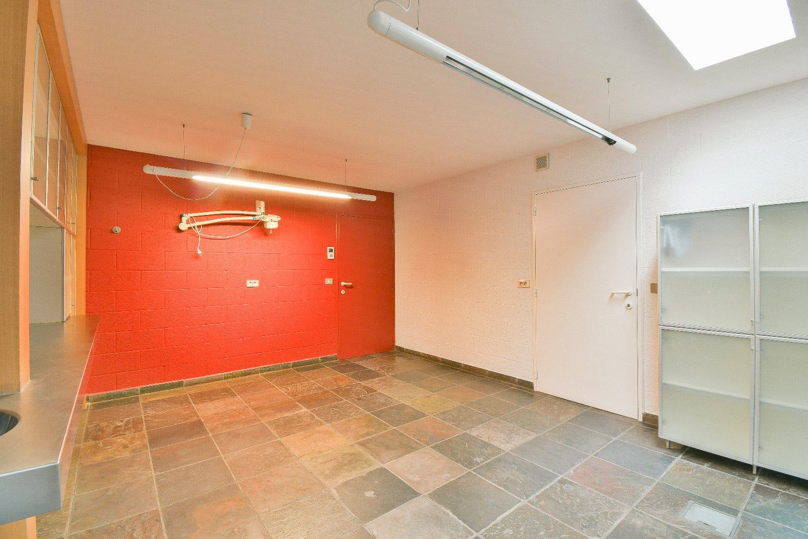 Prachtige Villa met Zwembad in het hartje van Oudenburg Te huur.  foto 11