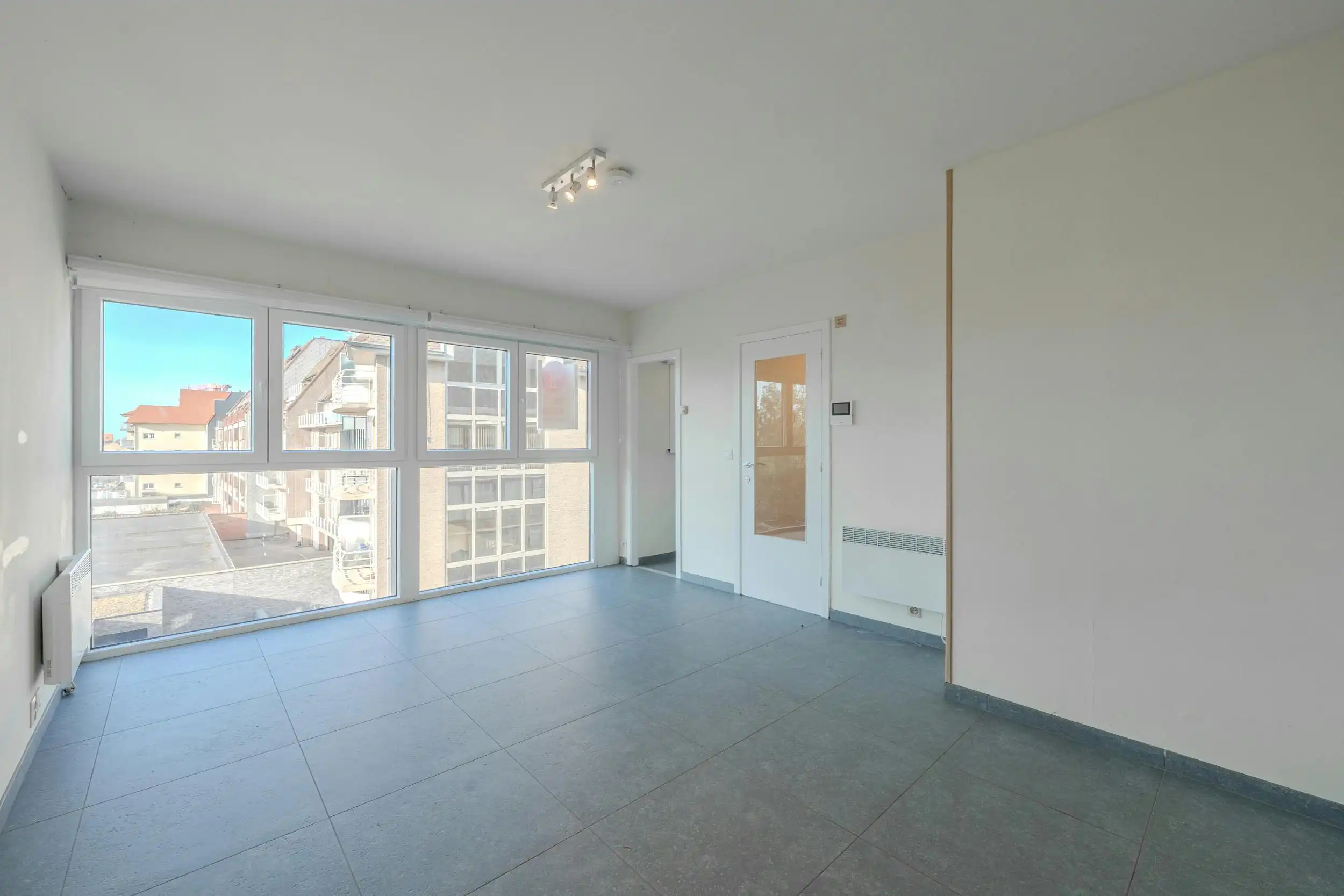 Gerenoveerde studio gelegen te centrum Middelkerke foto 5