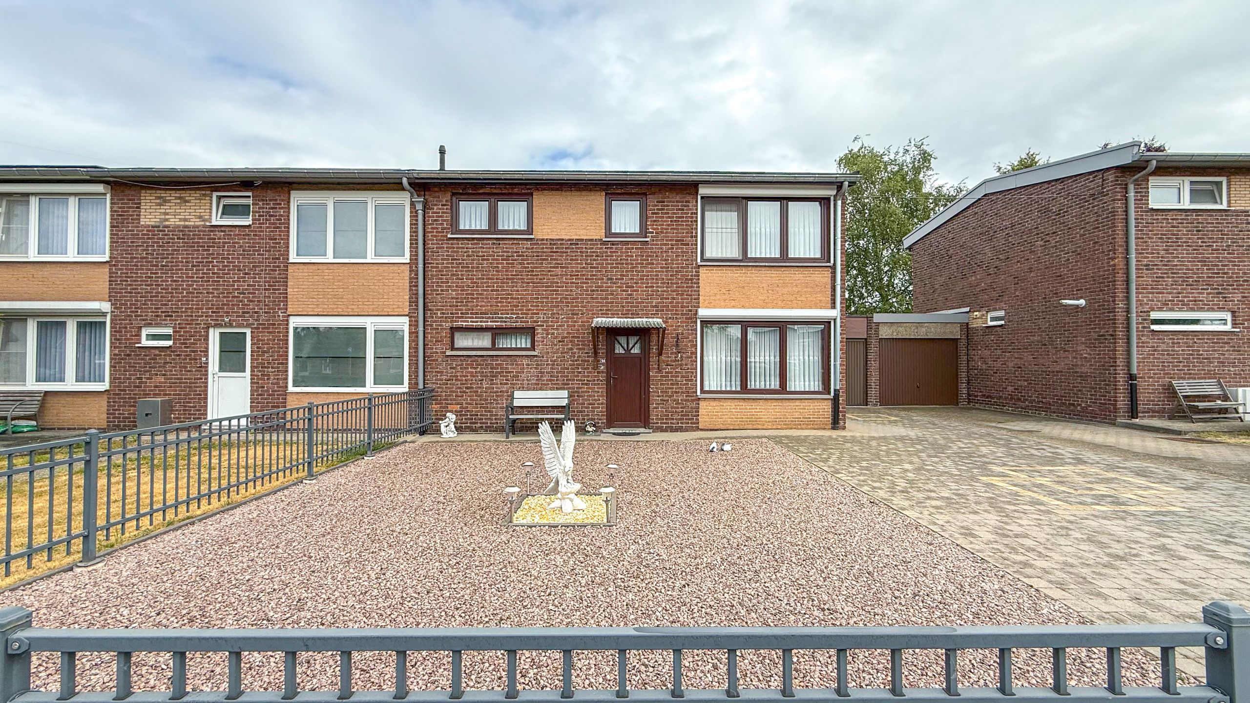 Instapklare woning met 4 slpk in Heusden-Zolder! foto 29