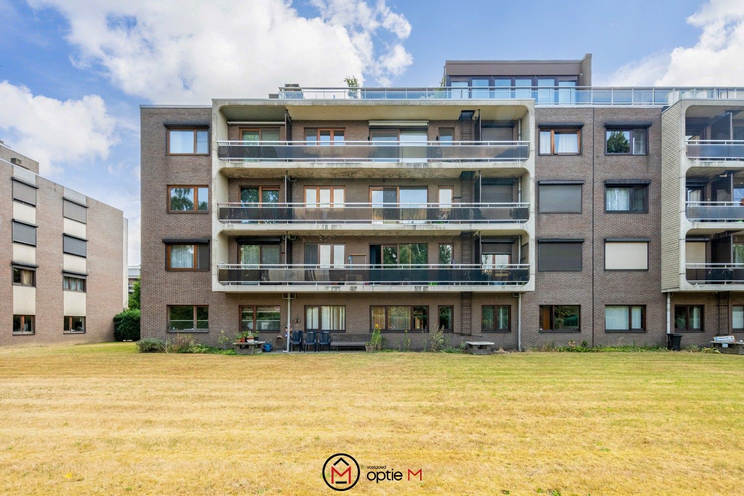 Lichtrijk appartement inclusief autostandplaats met zicht op groen foto 18