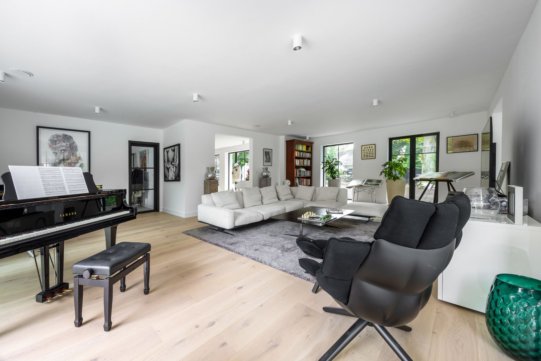 Luxe volledig gerenoveerde villa op een prachtig hoekperceel foto 7