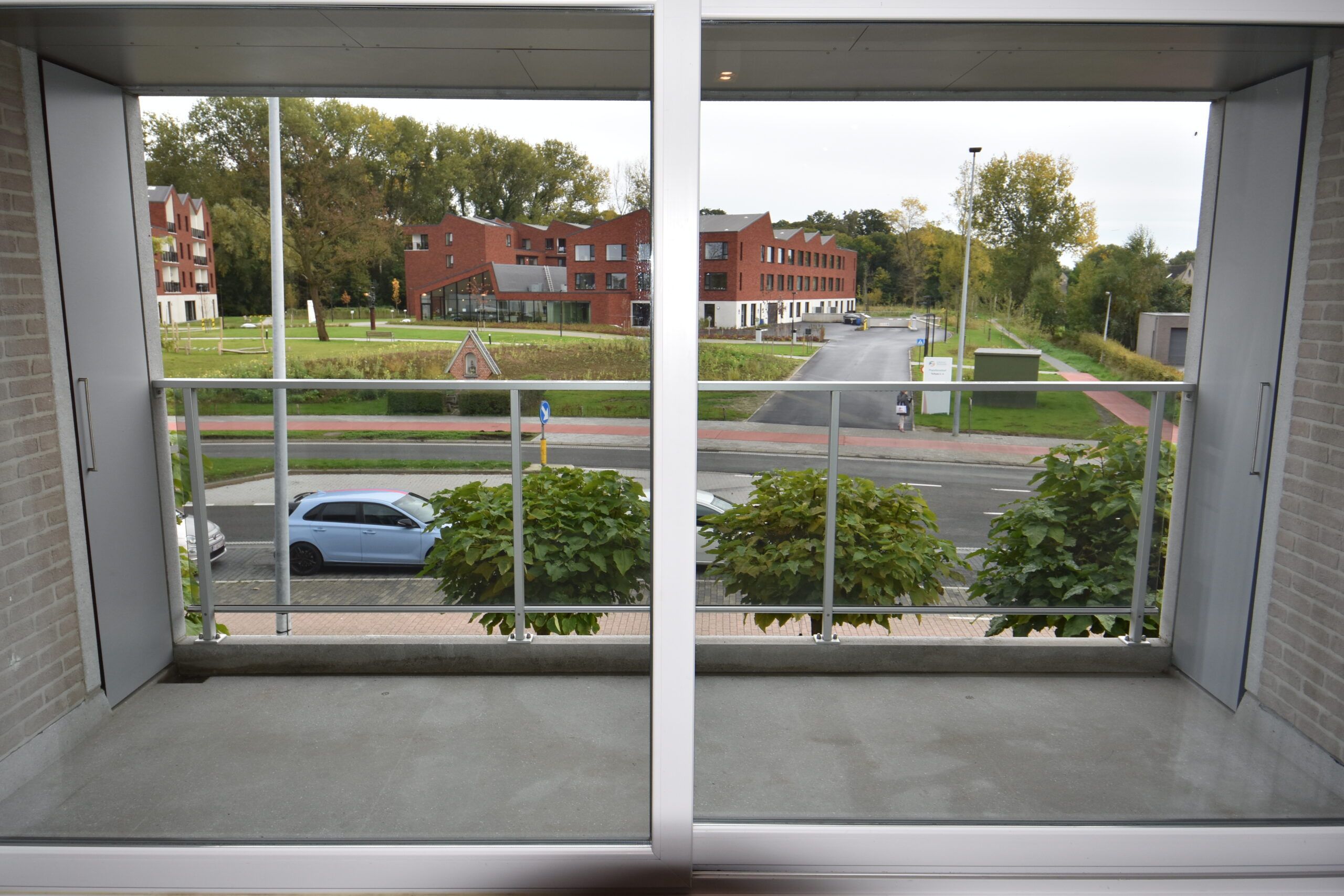 Trendy recent 2 slpk appartement met garagebox foto 14