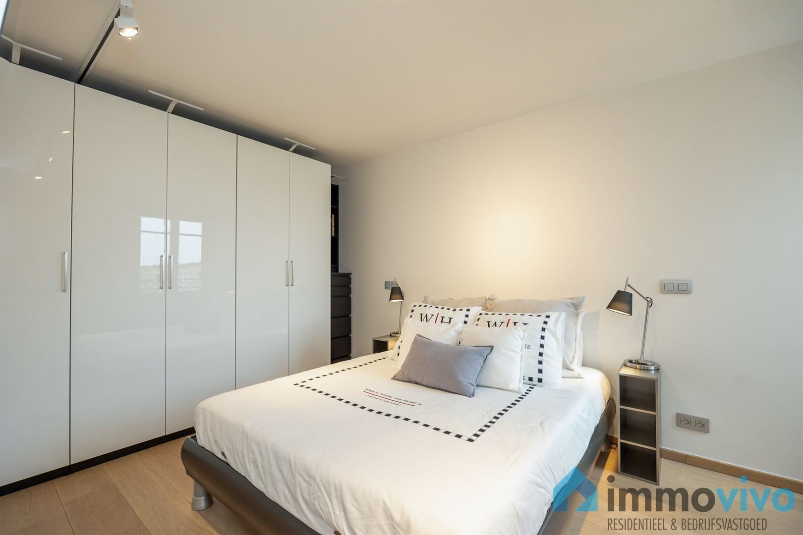 Recent ruim dakappartement met 2 slaapkamers, 2 badkamers en ruim terras foto 13
