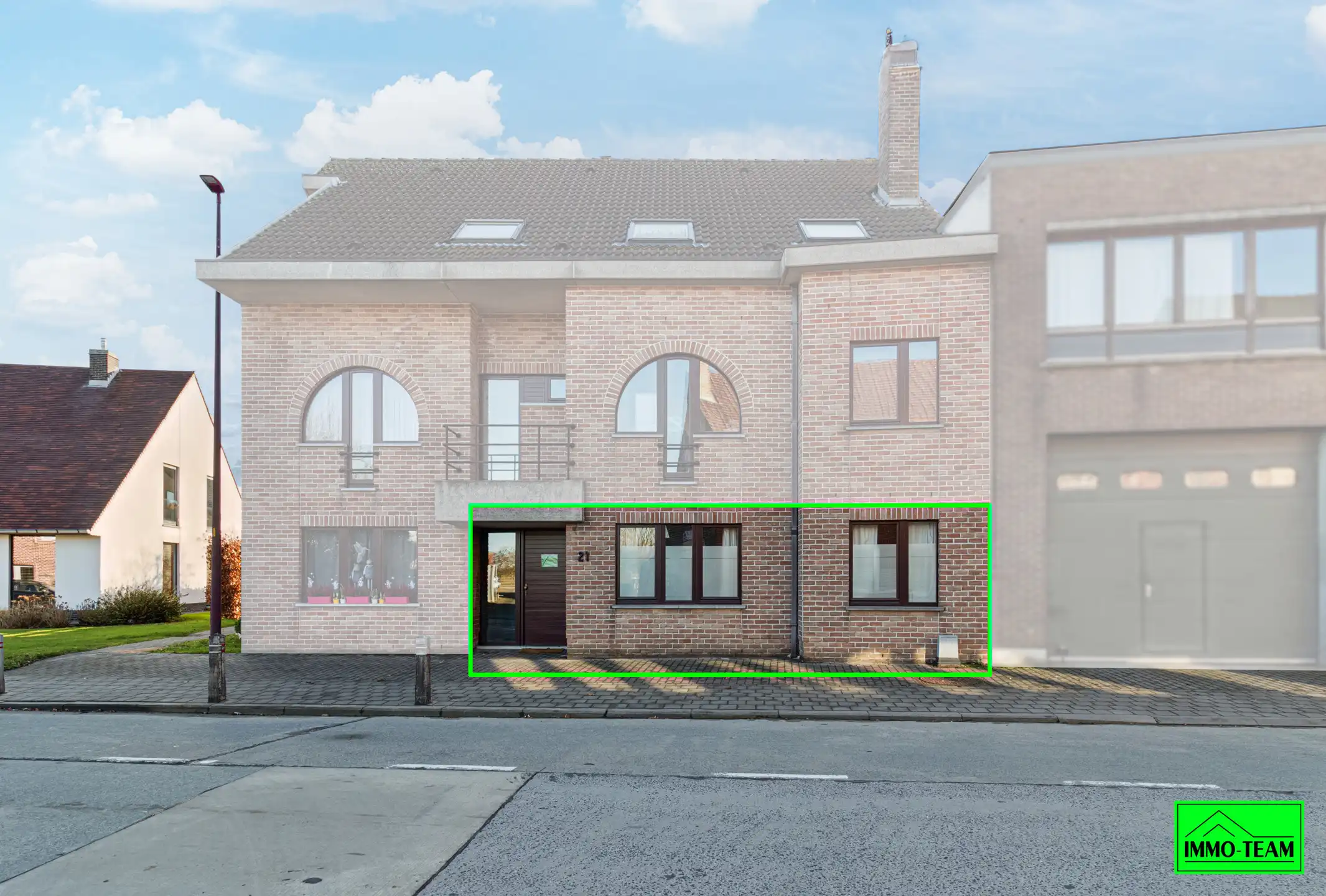Ruim gelijkvloers appartement met garage foto 15