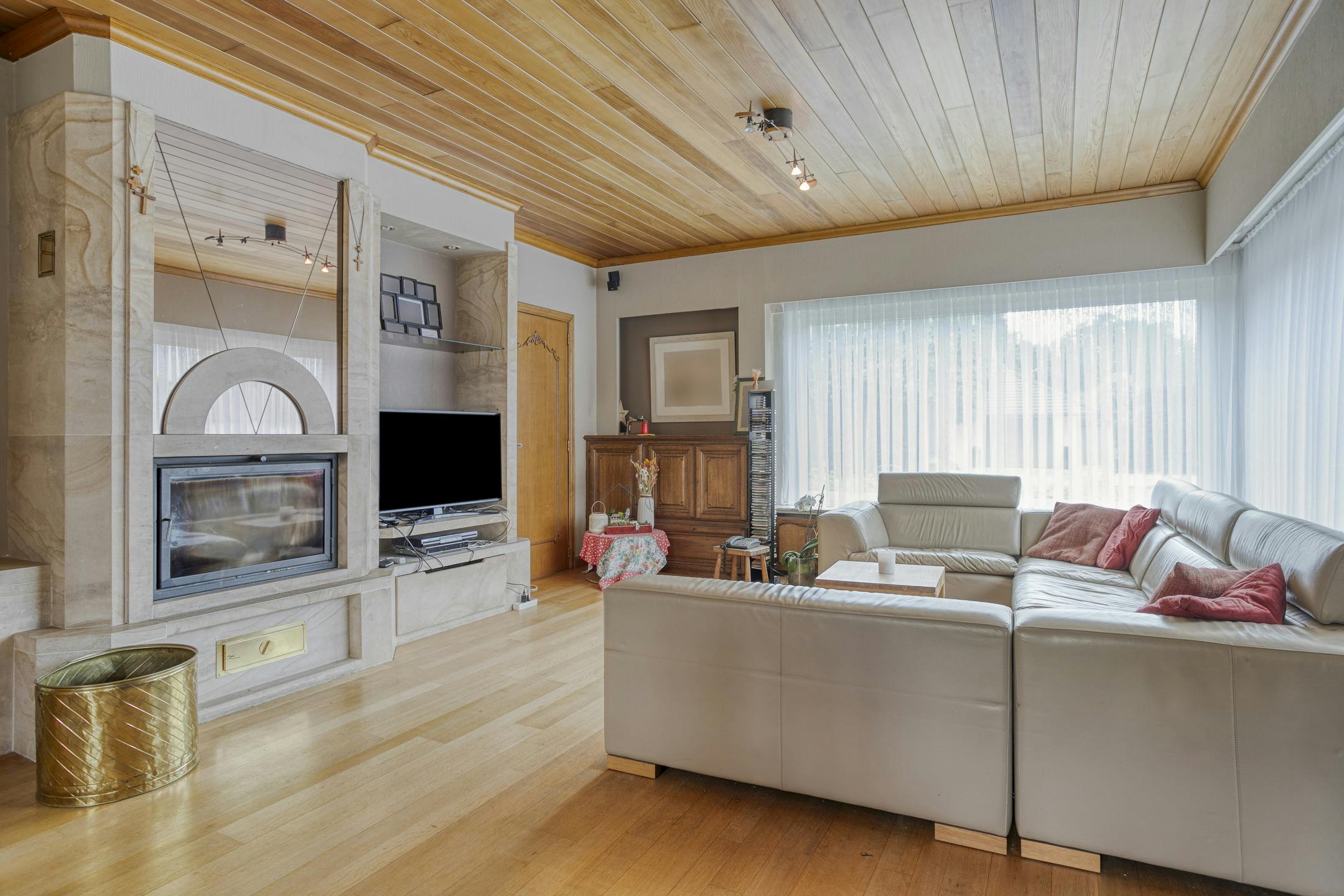 Alleenstaand huis met 5 kamers en atelier te koop in Waregem foto 7