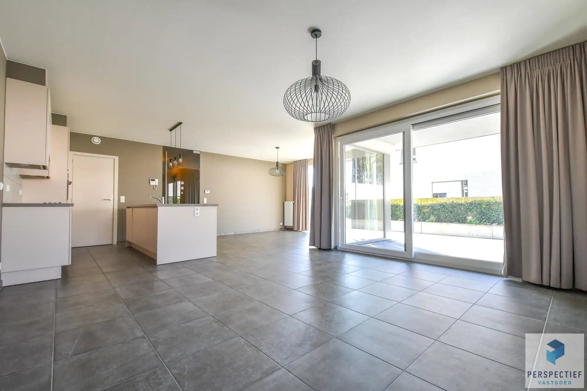 BEZOEKMOMENT ZATERDAG 28/03 VAN 9U TOT 10U30 | Volledig afgewerkt nieuwbouw gelijkvloers appartement met tuin, berging en garage foto 3