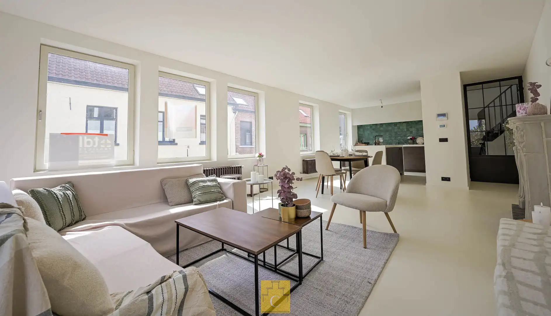 hippe eigentijds gerenoveerde hoekwoning met 2 garages en zonnige stadstuin in de gegeerde Sint-Annawijk foto 4