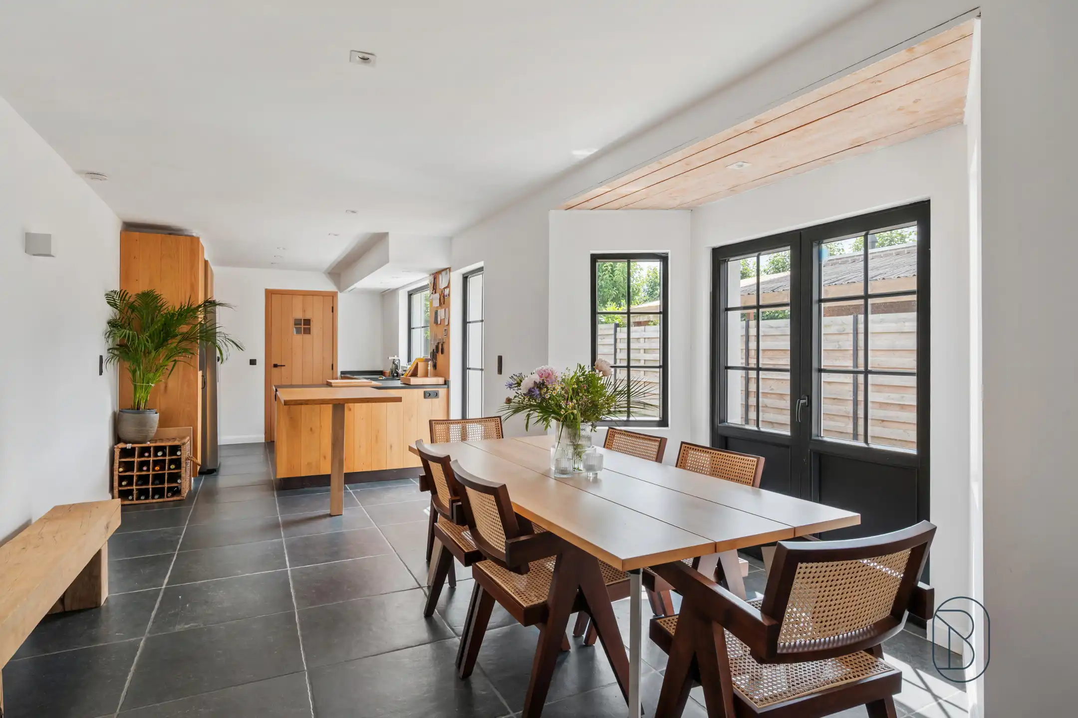 Knap gerenoveerde woning met 3 à 4 slk, en zwemvijver foto 8