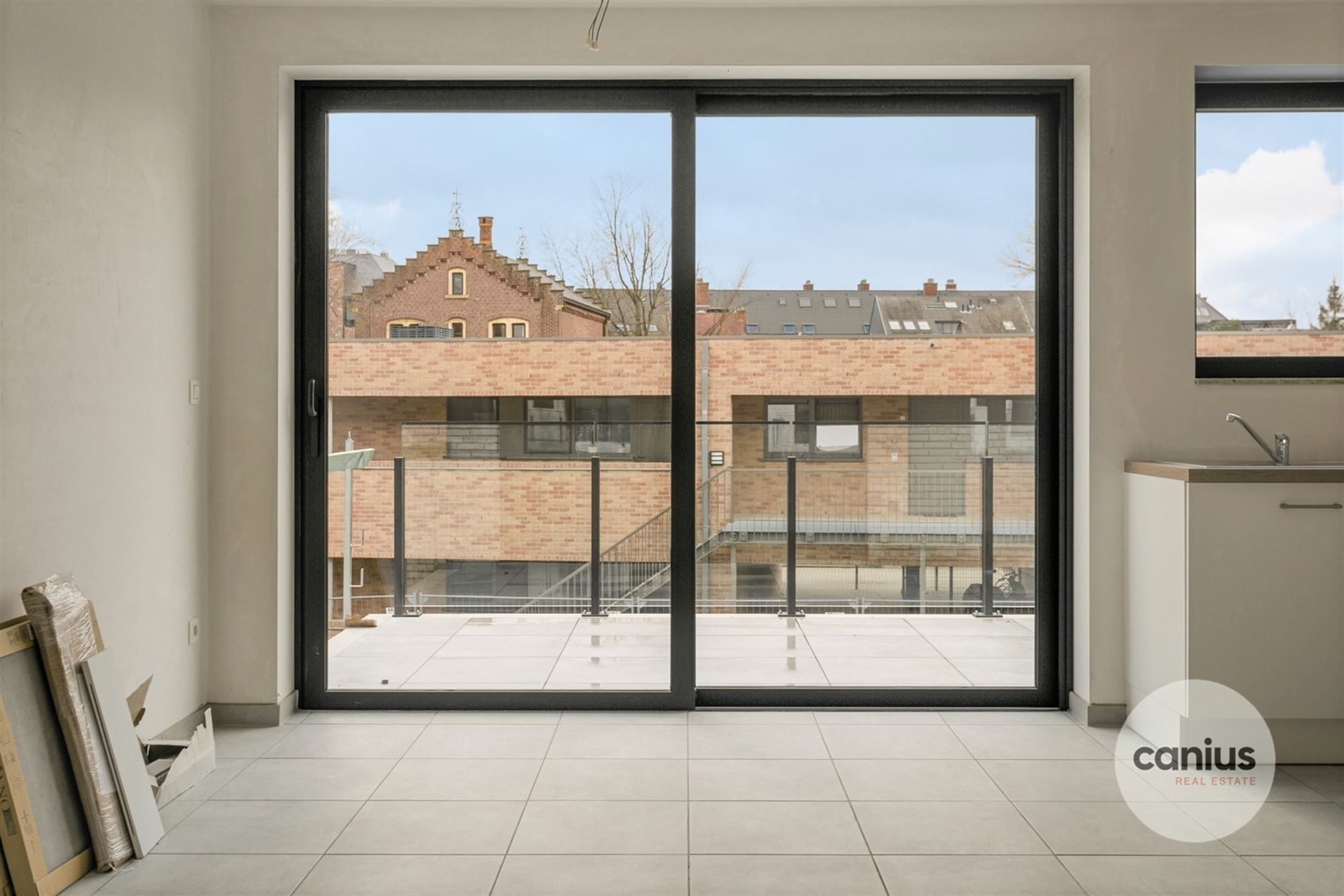 APPARTEMENT MET 2 SLPKS NABIJ HET CENTRUM foto 5