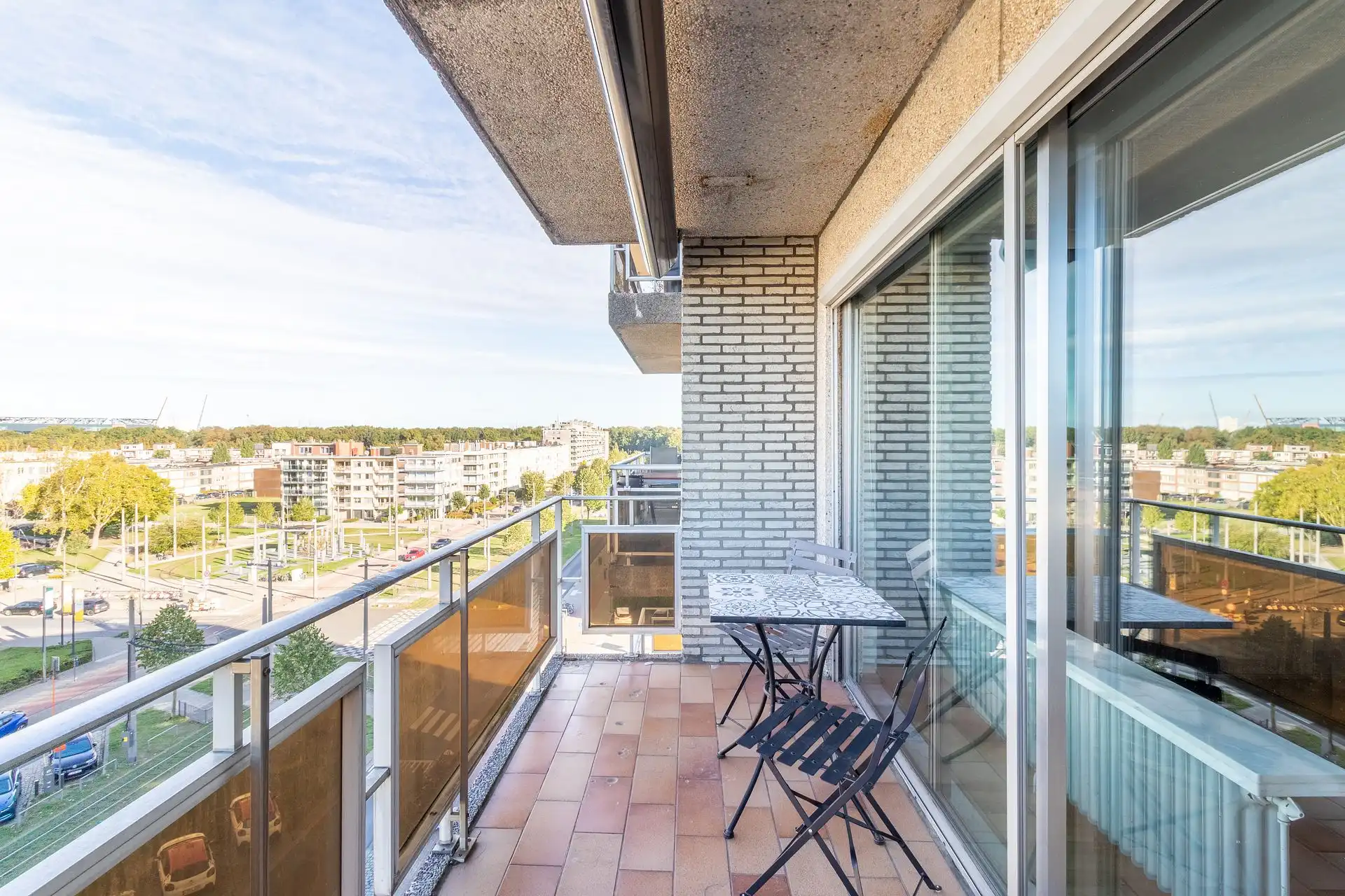 Instapklaar appartement met 2 terrassen! foto 3