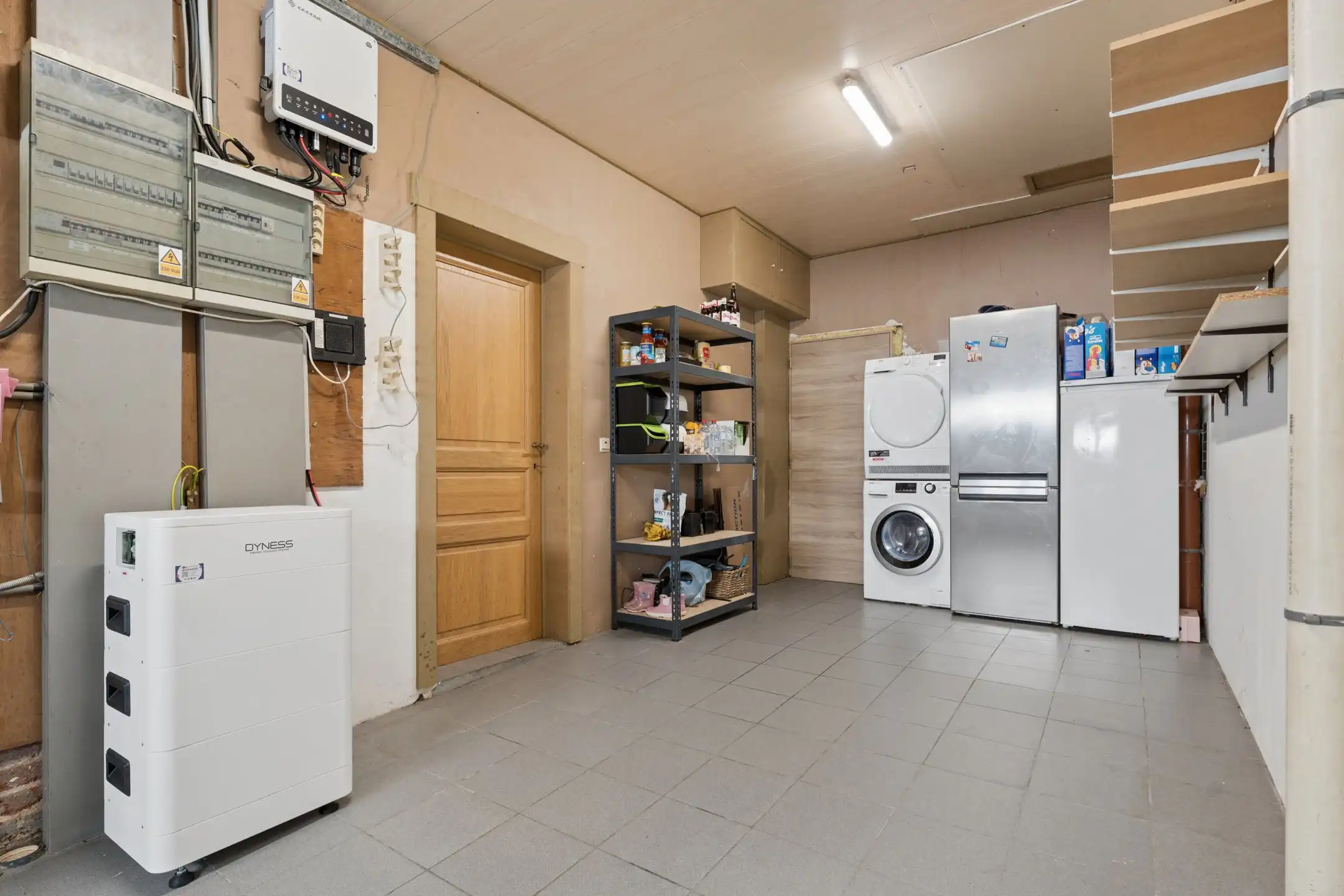 Instapklare, gerenoveerde 2-gevelwoning  foto 22