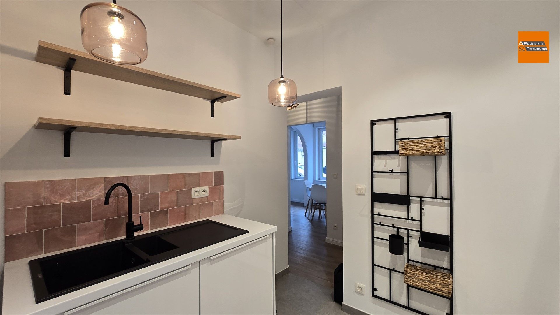 Opgefrist gelijkvloersappartement in Etterbeek foto 9