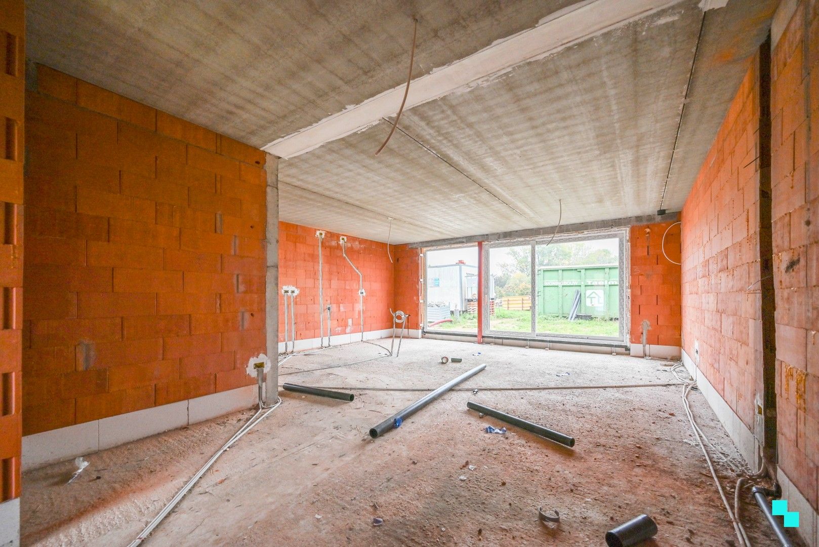 Halfopen nieuwbouwwoning met landelijke verzichten foto 8
