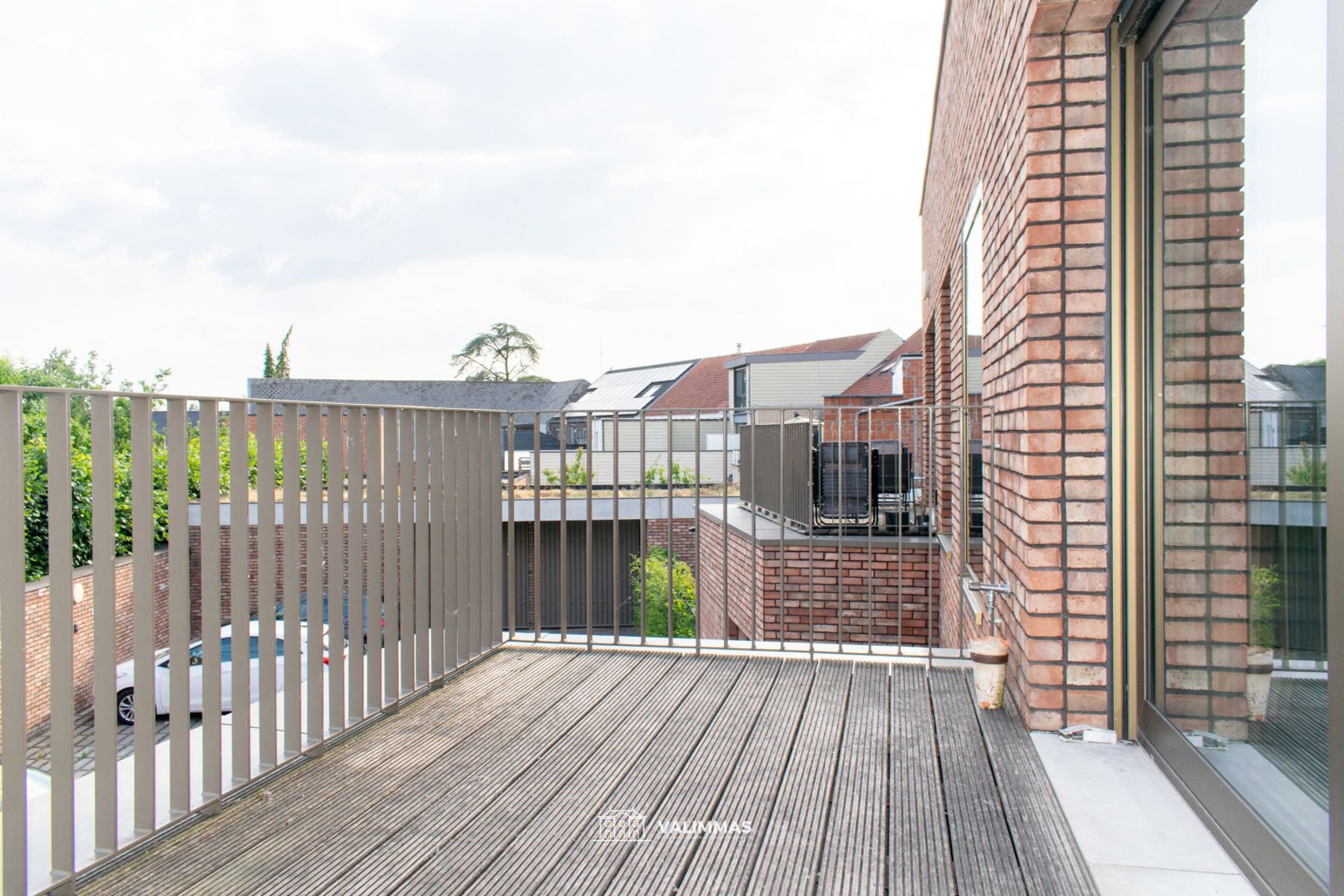 Instapklaar duplex-appartement met terras & parking... foto 4